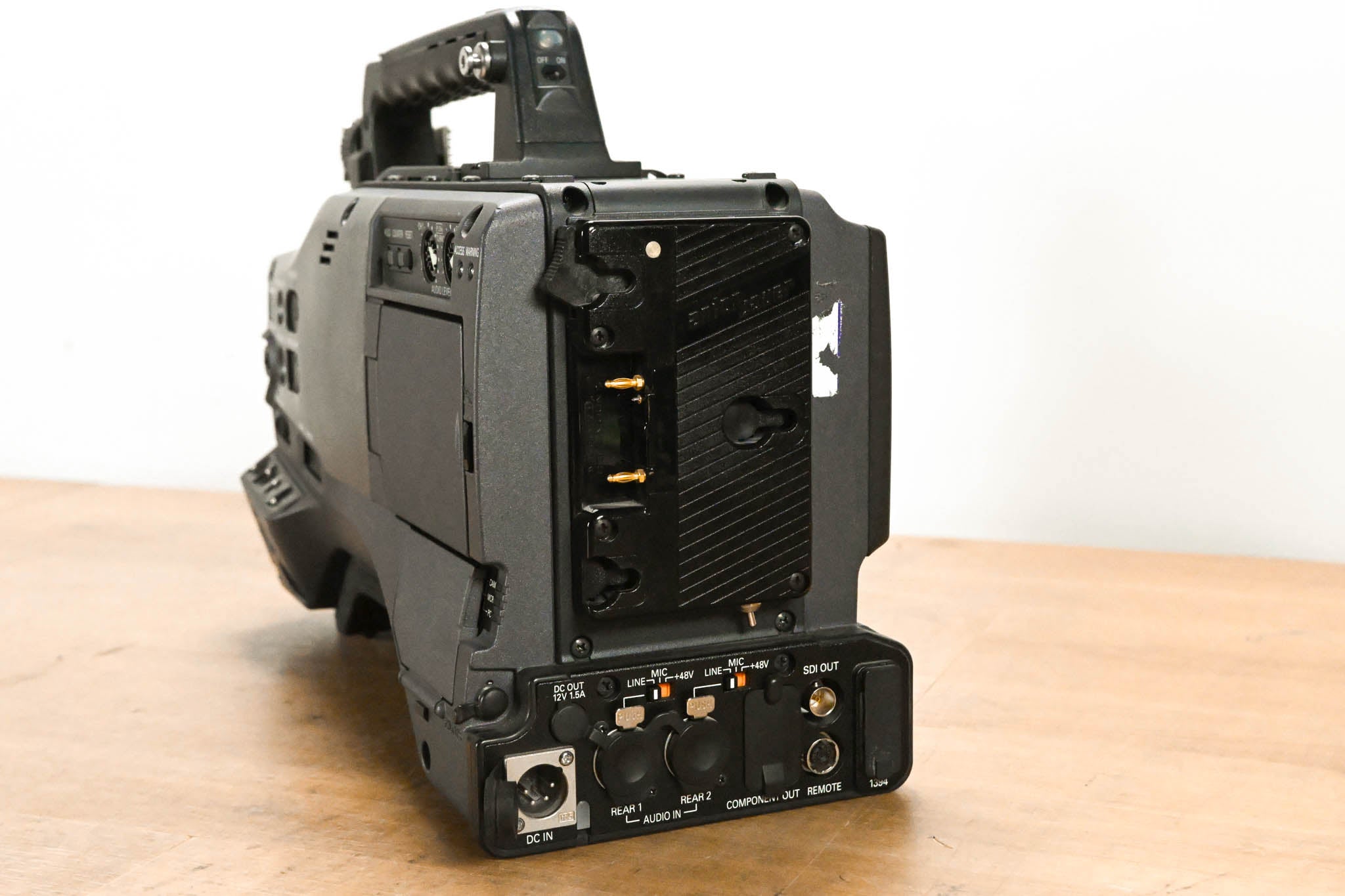 Panasonic AG-HPX500P 2/3" Shoulder-Mounted P2HD Camcorder