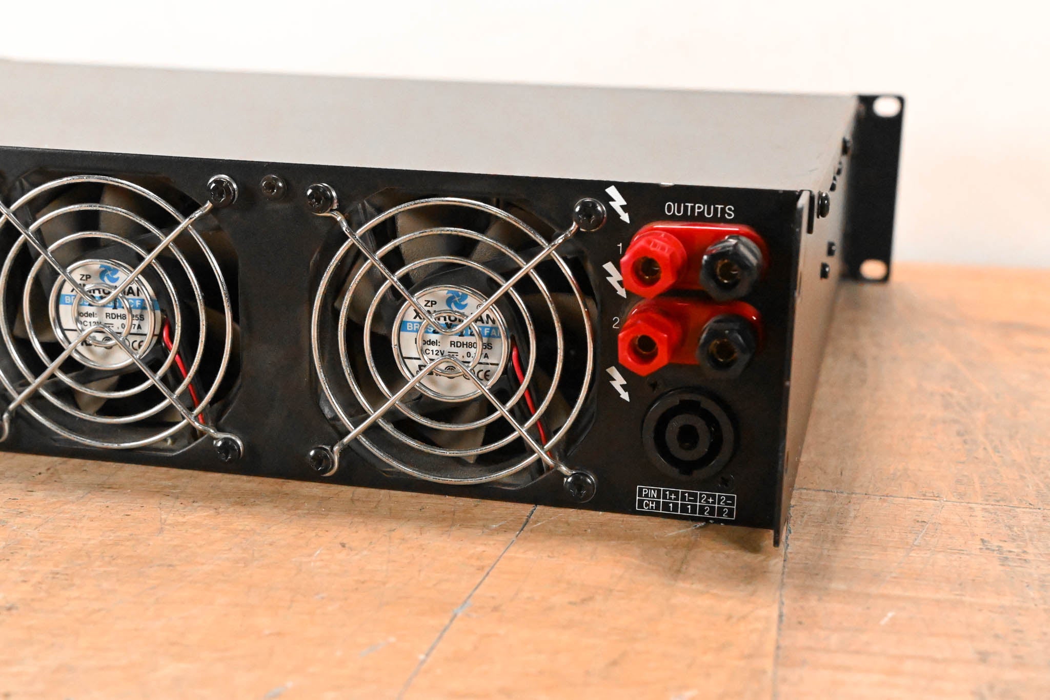 Crown XLS 402 2-Channel Power Amplifier