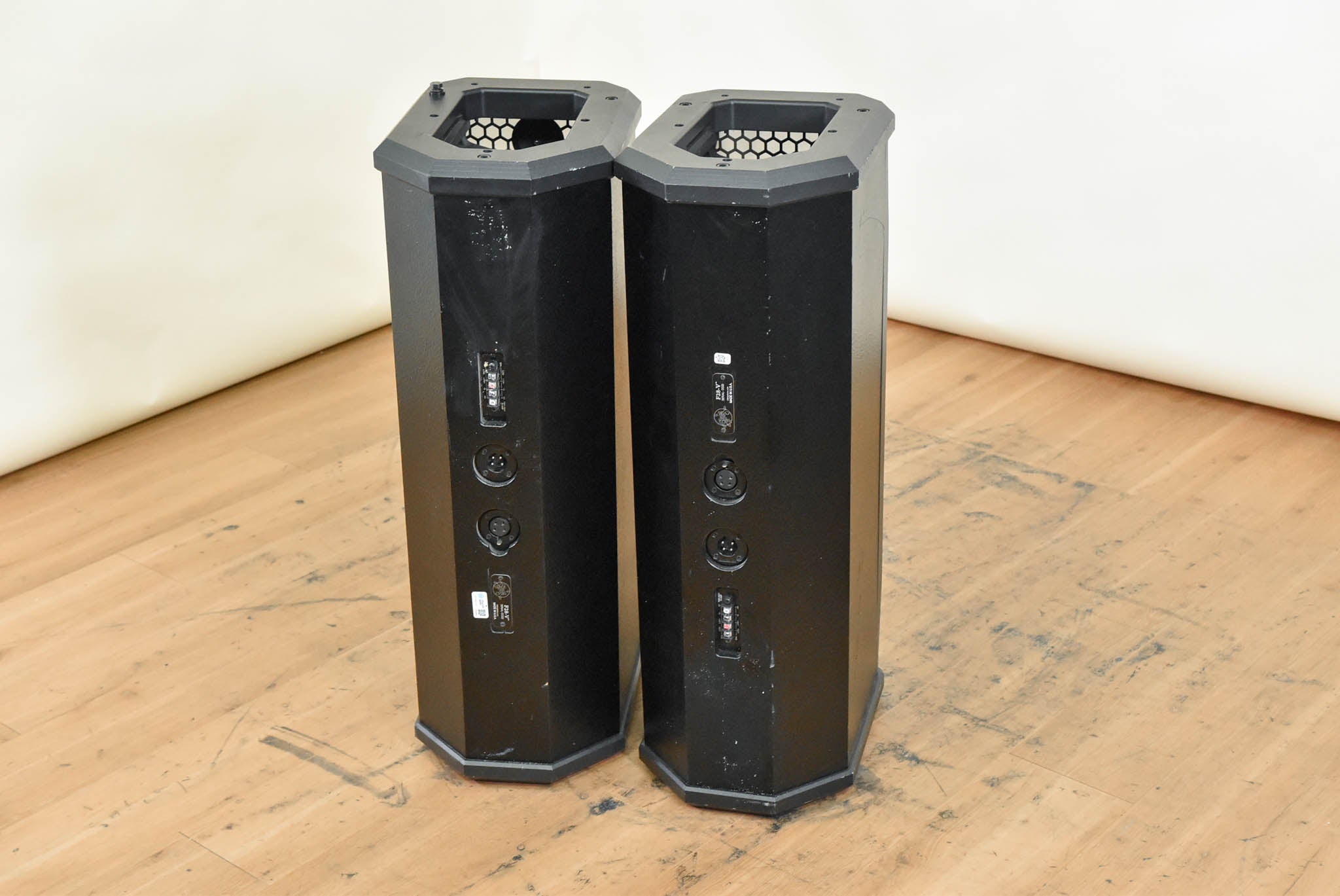 Clair Bros F28-V Two-Way Full Range Loudspeaker (PAIR)