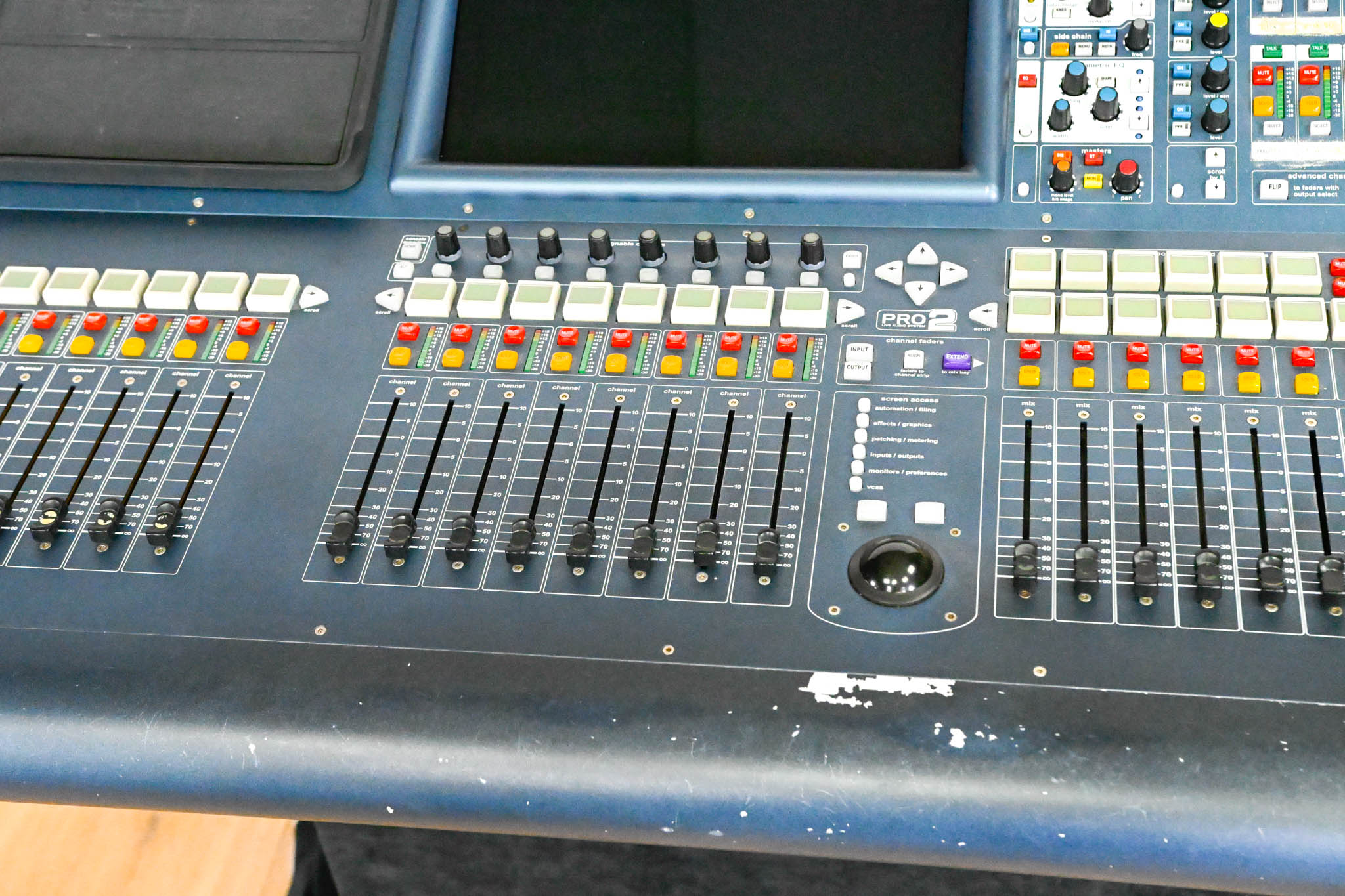Midas PRO2 Live Digital Audio Mixing Console with Flight Case