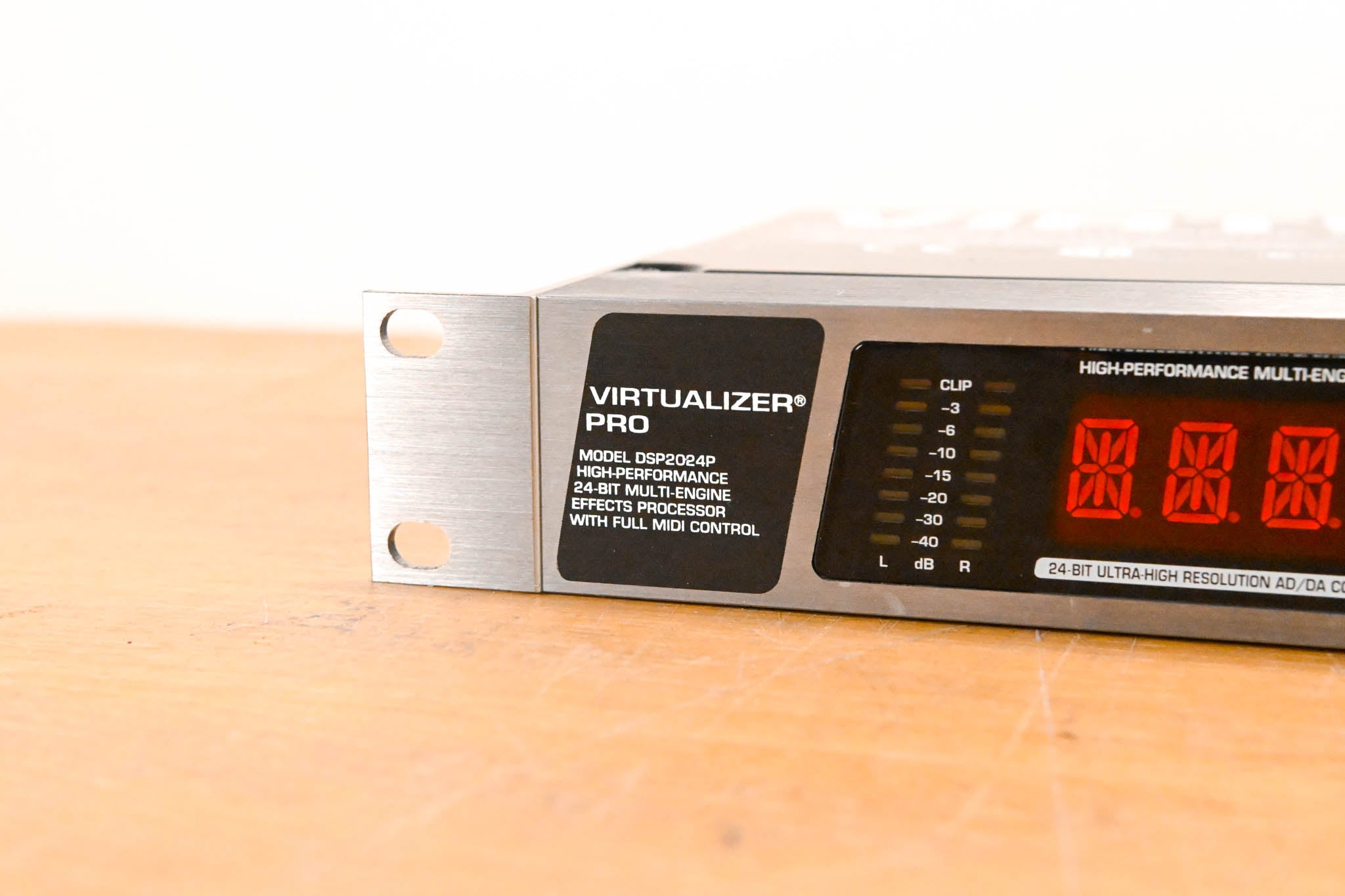 Behringer Virtualizer Pro DSP2024P 24-Bit Multi-Effects Processor