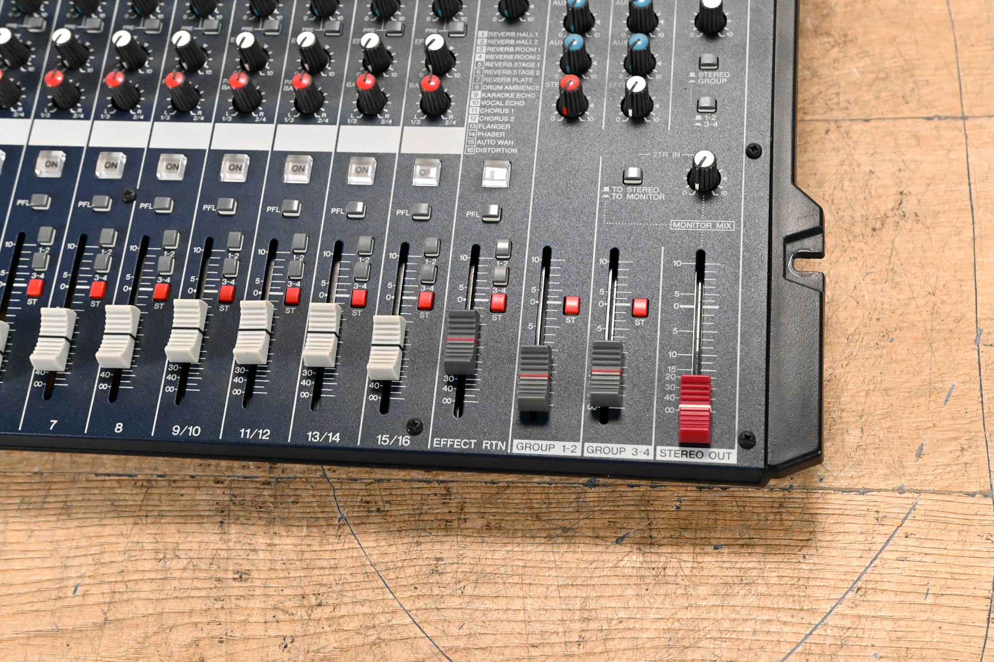 Yamaha MG166CX 16-Channel, 6-Bus Analog Mixer