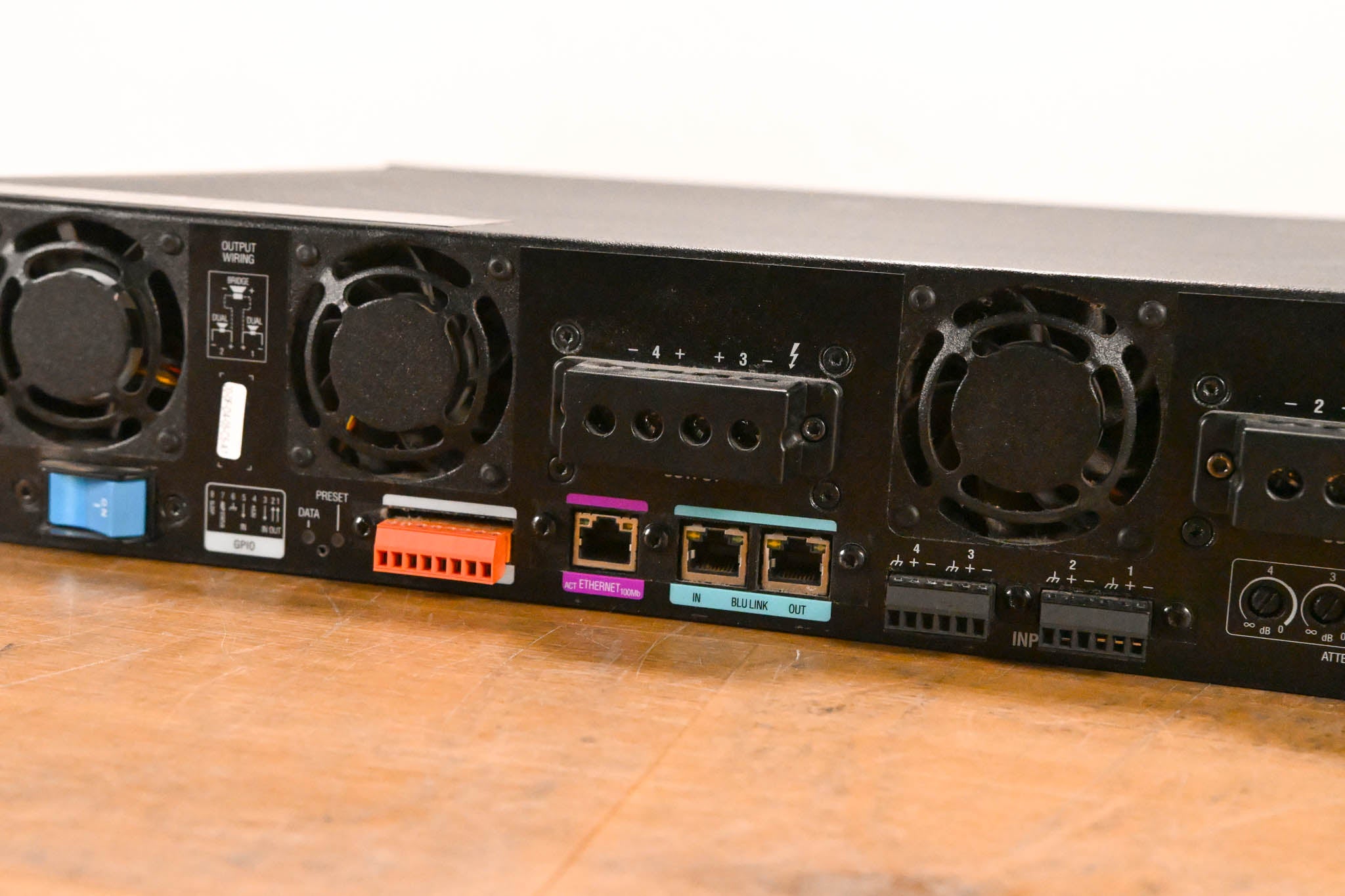 Crown DCi 4|2400N Four-Channel, 2400W @ 4Ω Power Amplifier with BLU link