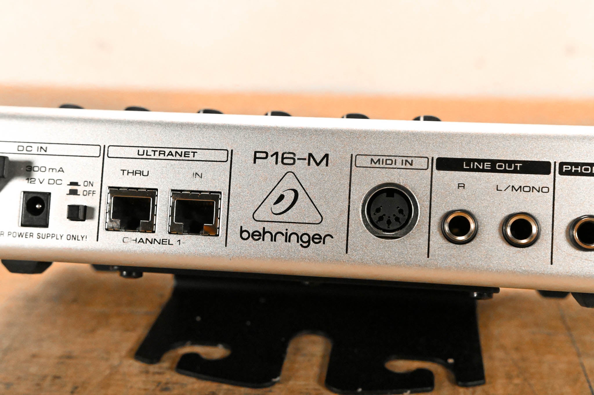 Behringer Powerplay P16-M 16-Channel Digital Personal Mixer