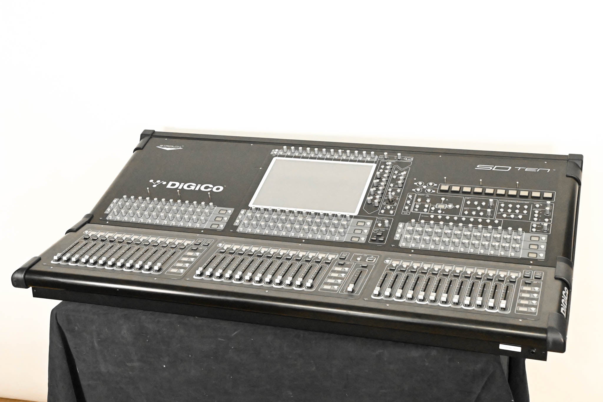 DiGiCo SD10 Digital Mixing Console with Waves Card and ST Optical
