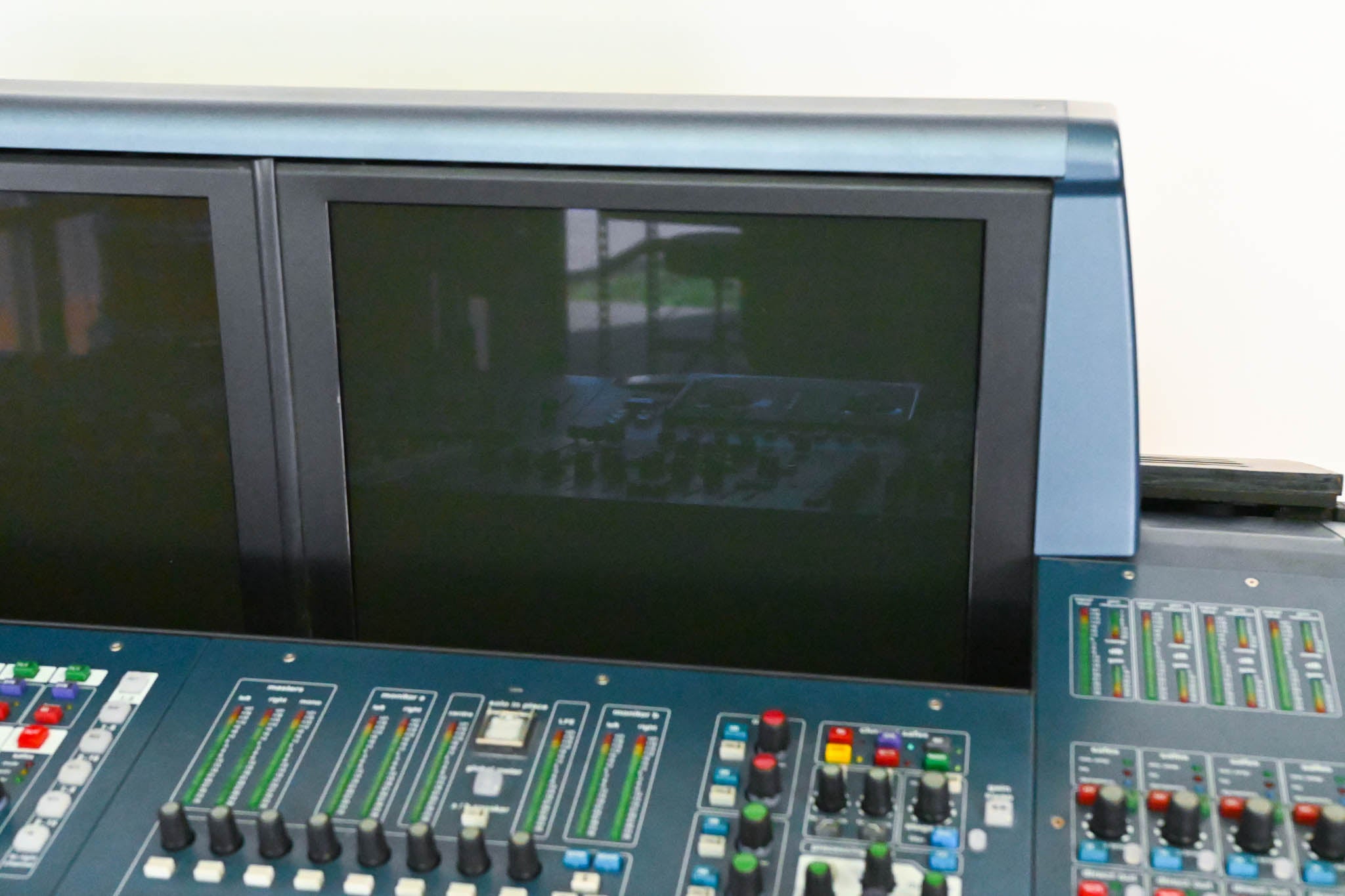 Midas PRO9 Live Audio Mixing System with DL371 Engine and Road Case