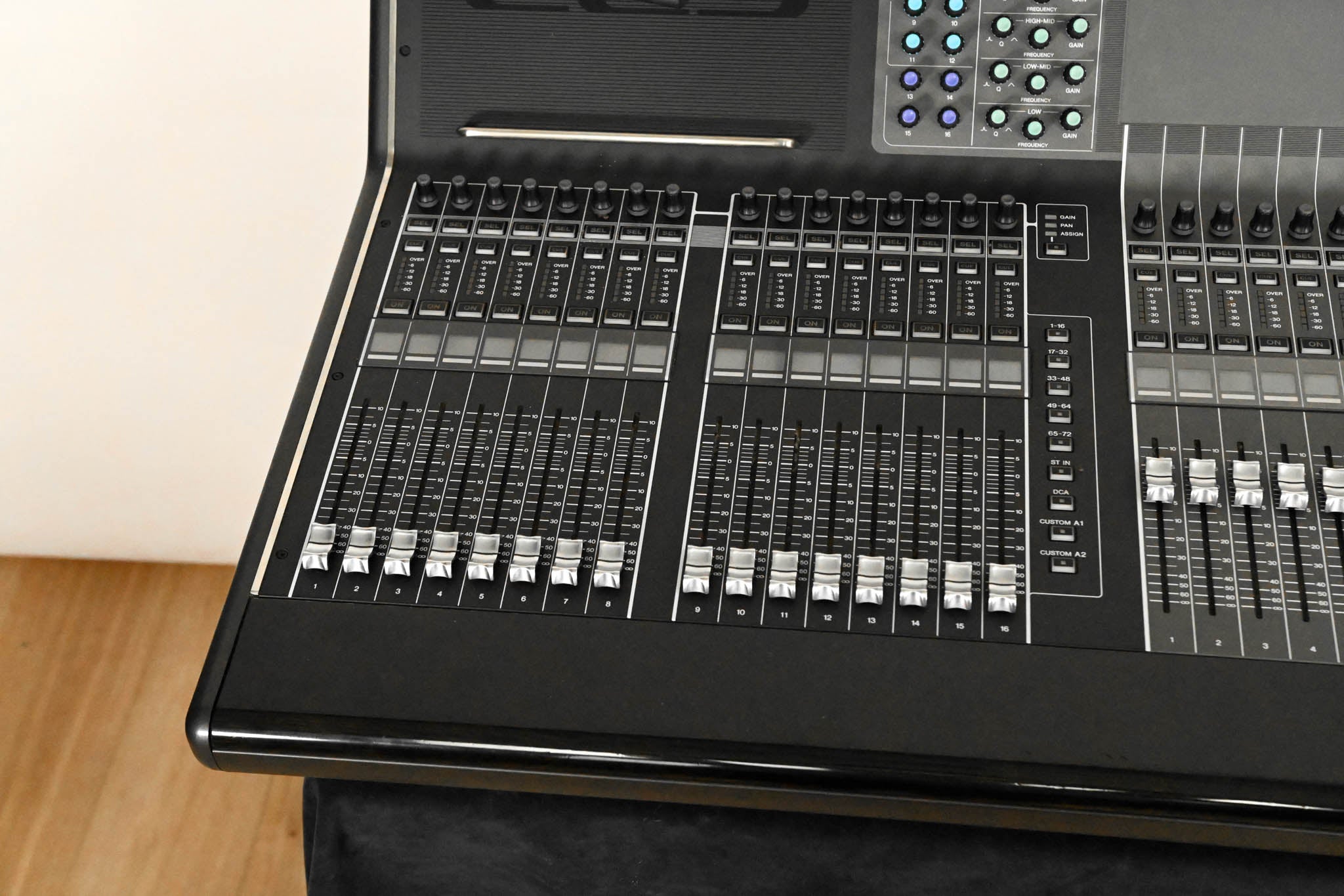 Yamaha CL5 72-Channel Digital Mixing Console