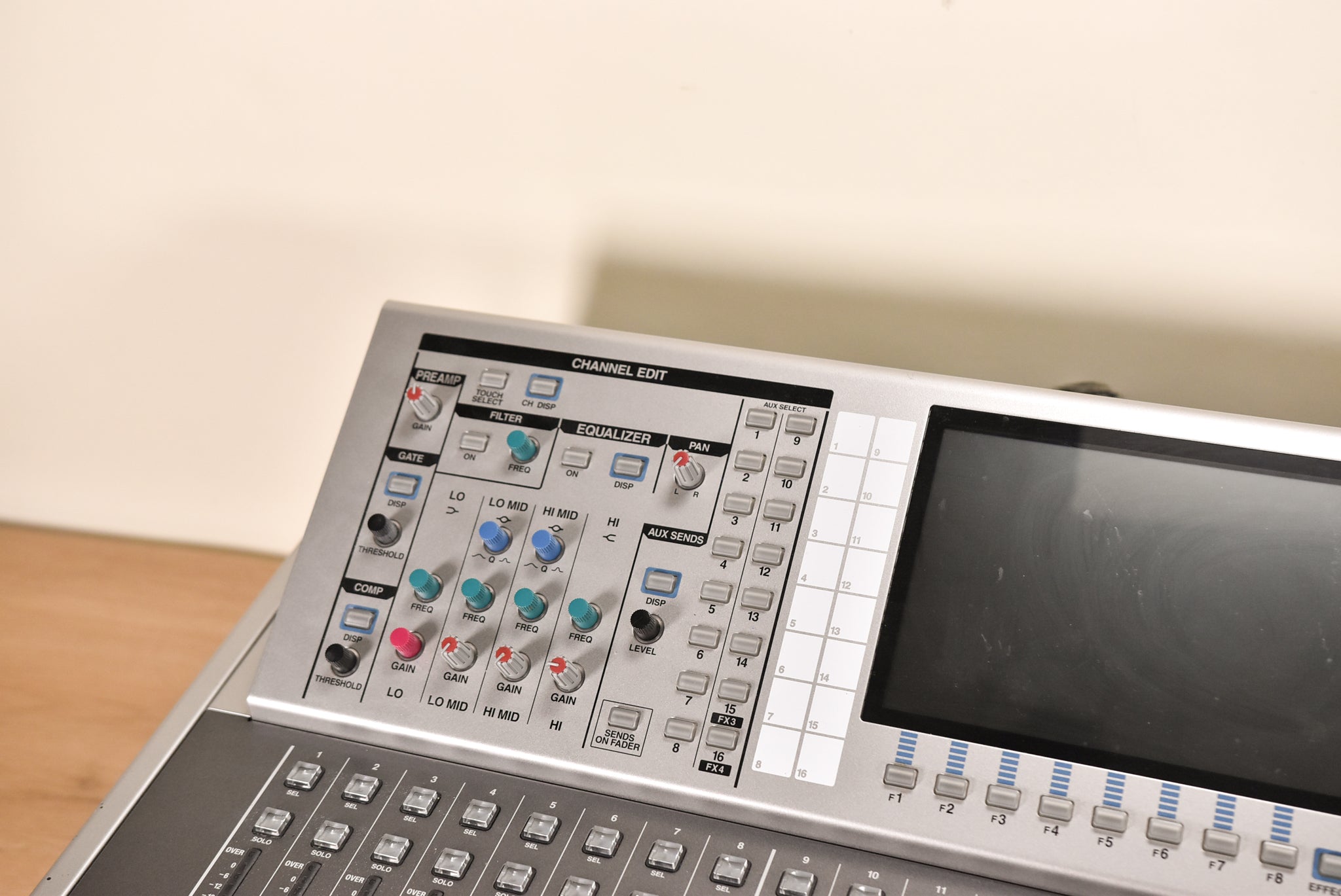 Roland M-400 48-Channel Live Digital Mixing Console CG00J7G