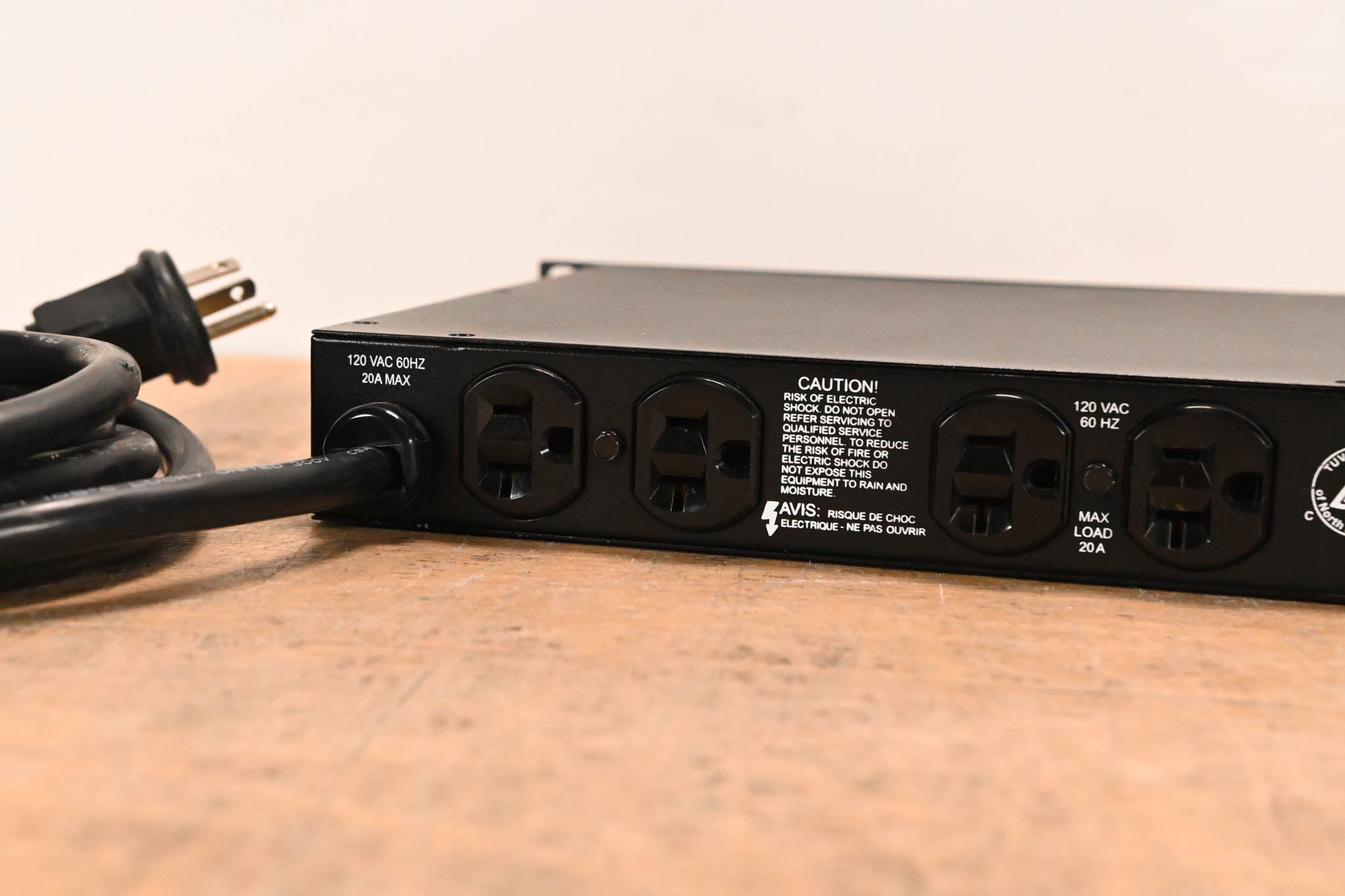 Furman PL-8 Pro Series II Power Conditioner, Distributor
