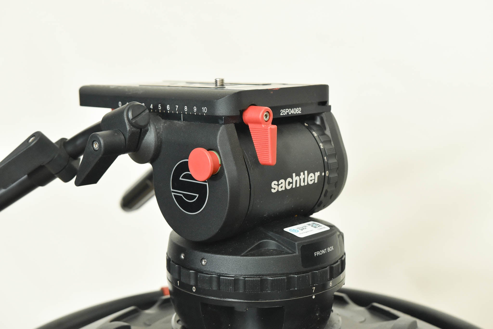 Sachtler Video 25 Plus With 5199 Combi Pedestal 1-40