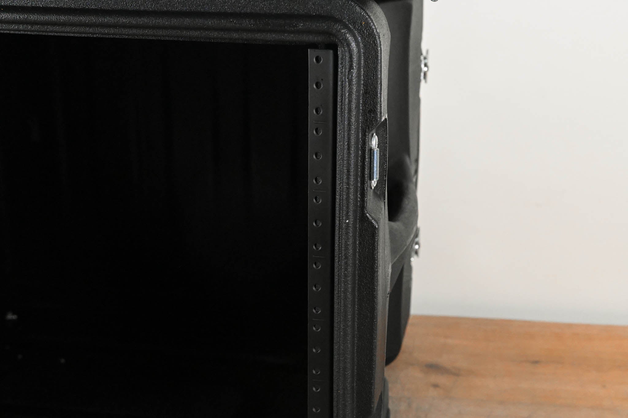 Gator Cases G-PROR-8U-19 Pro Series 8U Molded Audio Rack with Wheels