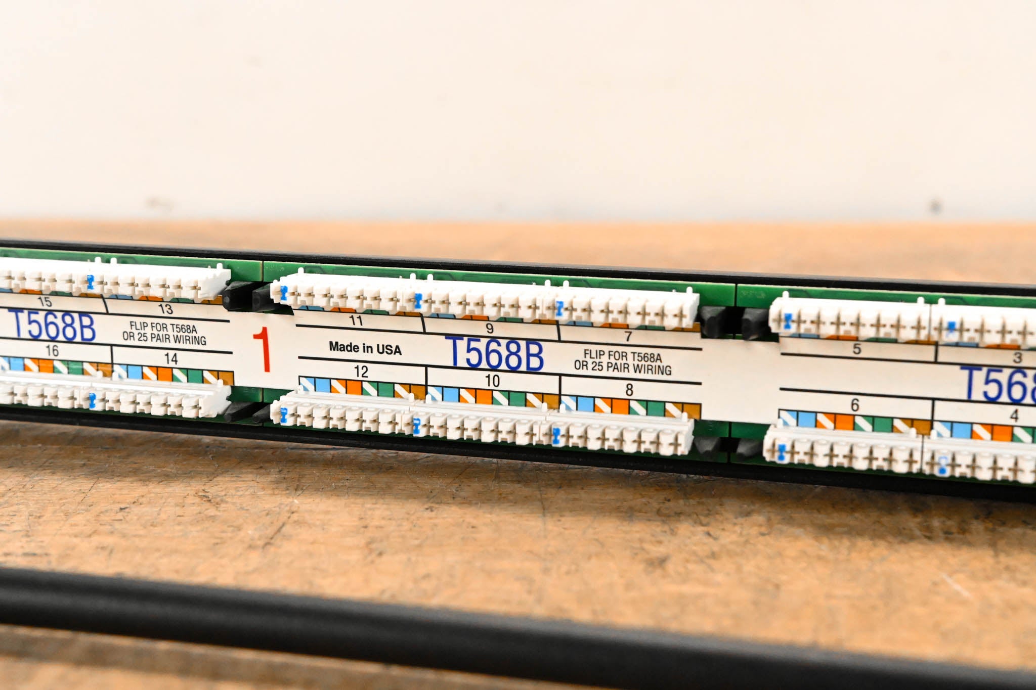 Leviton eXtreme 6+ 24-Port  Cat 6 Universal Patch Panel