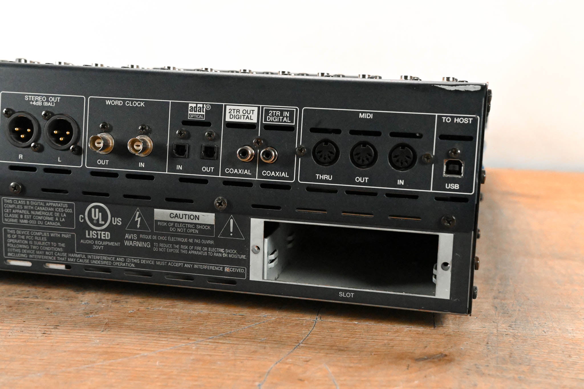 Yamaha 01V96 24-Bit/96k Digital Recording Mixer