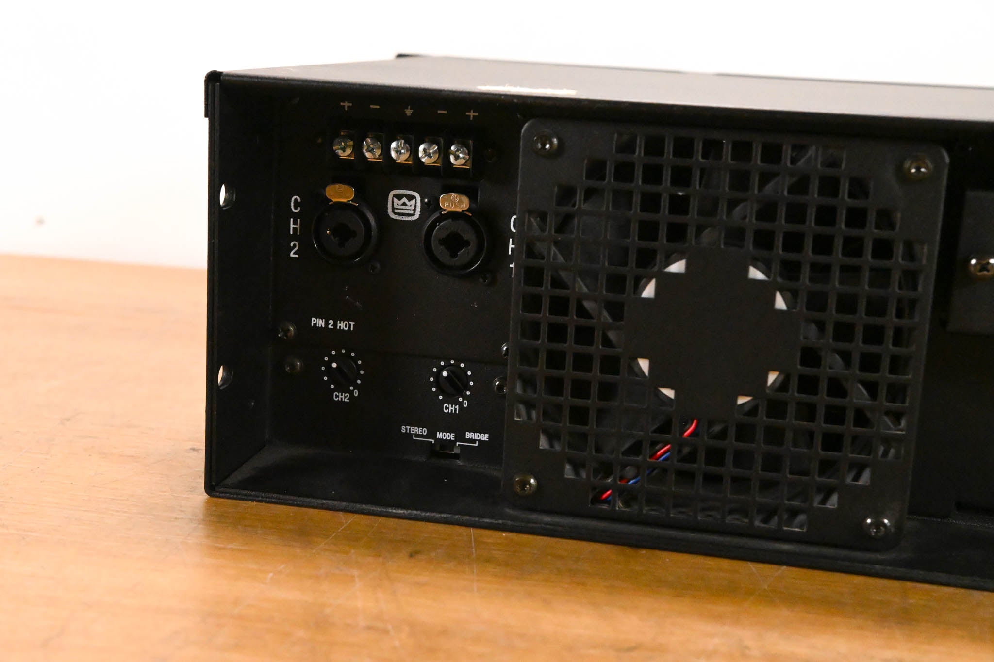 Crown CL1 2-Channel Power Amplifier