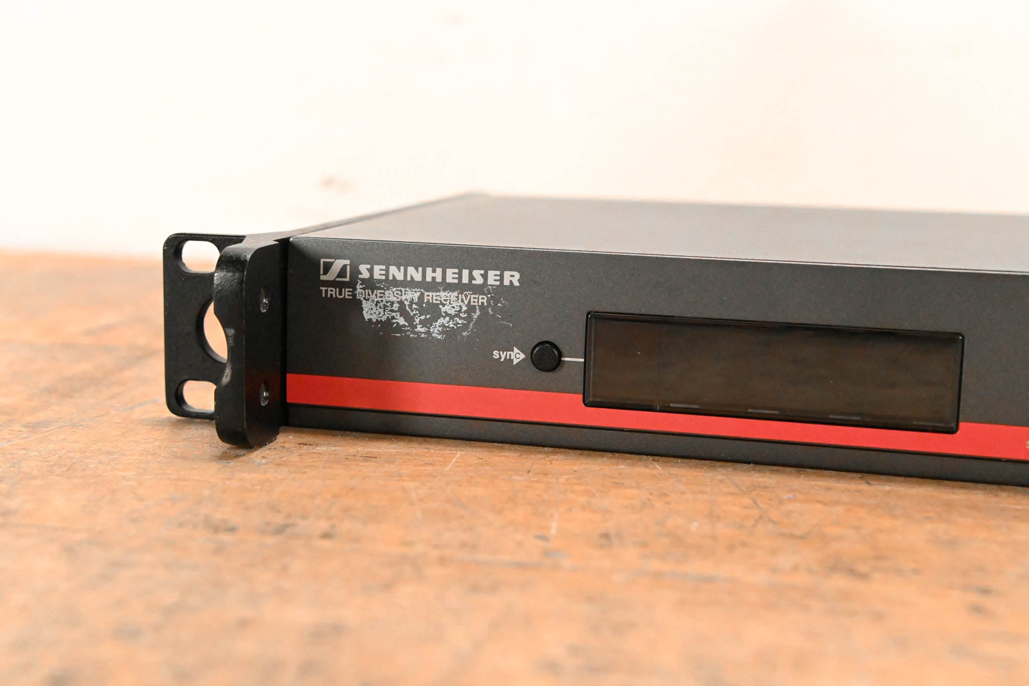 Sennheiser EM 100 G3 Wireless Receiver - A Range: 516-558 MHz