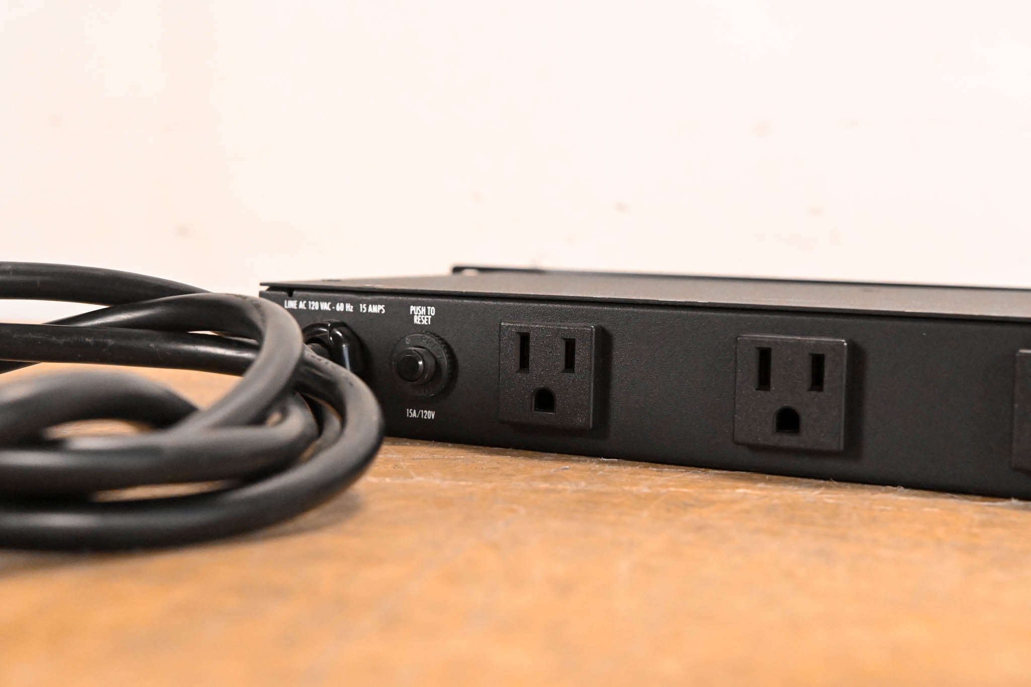 Furman M-8Lx 15A Merit Series Power Conditioner with Lights