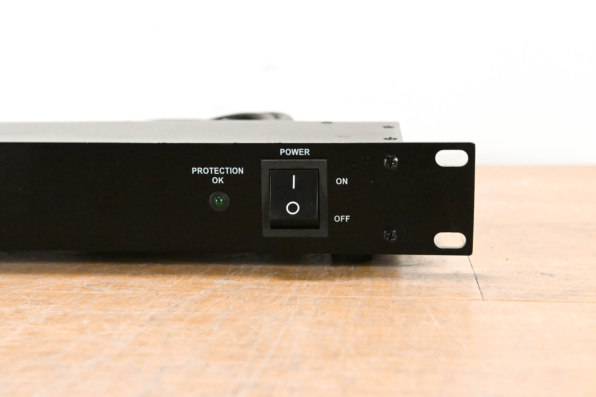 Pyle PCO850 19" Rackmountable Power Strip Surge Protector