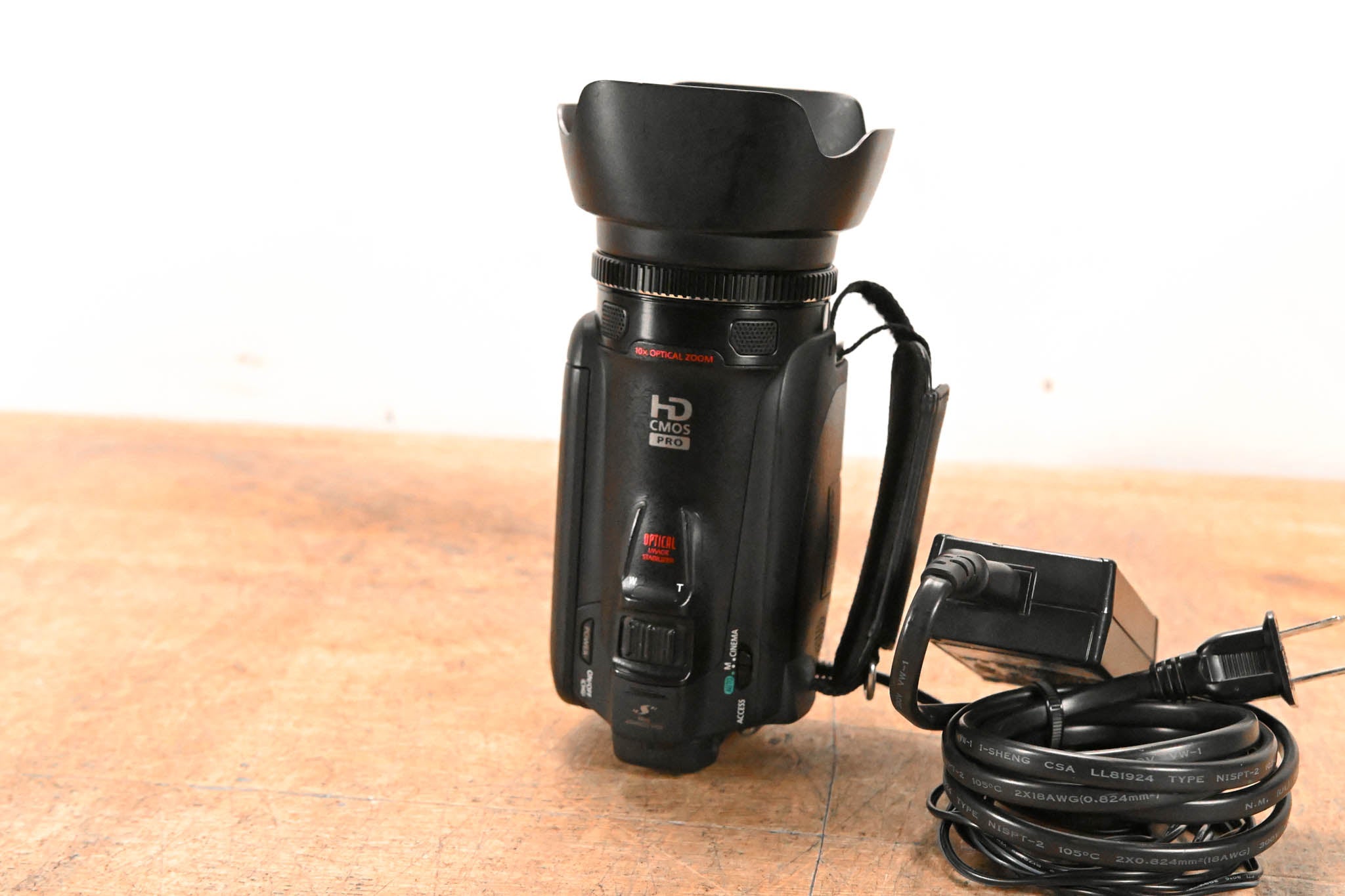 Canon Vixia HF G10 Full HD Camcorder w/HD CMOS Pro + 32GB Internal Flash
