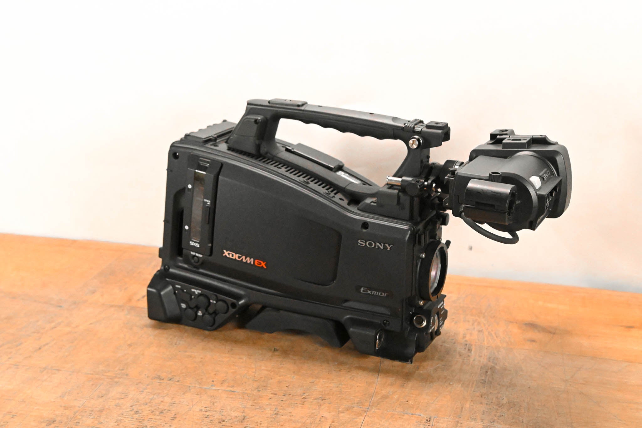 Sony PMW-350 XDCAM EX Camcorder with CBK-VF01 Viewfinder