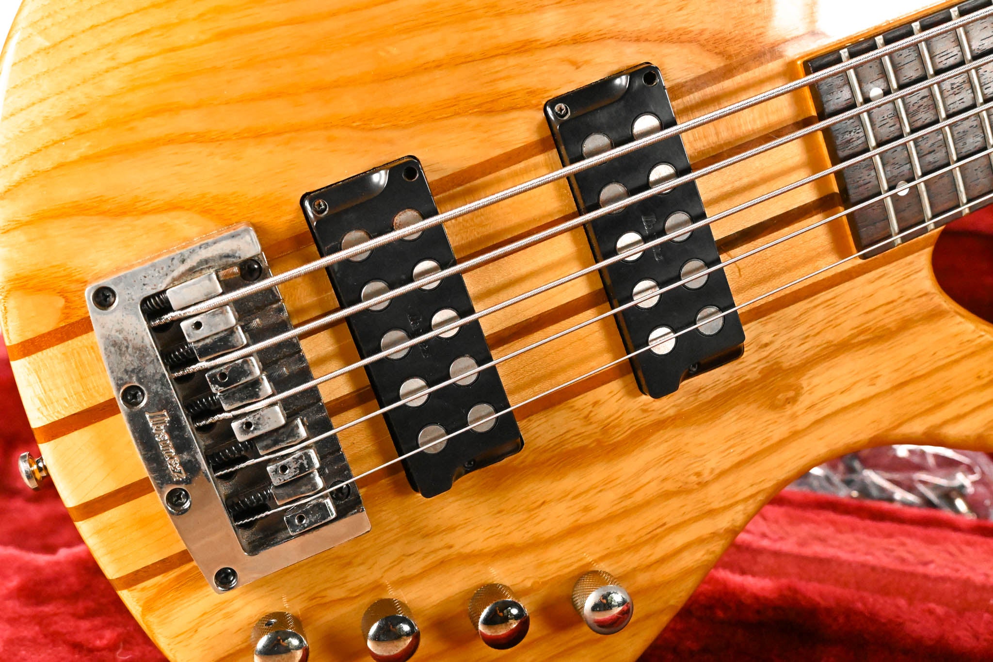 Ibanez SOUNDGEAR SRX705 5 String Standard Bass Guitar w/ Hard Case