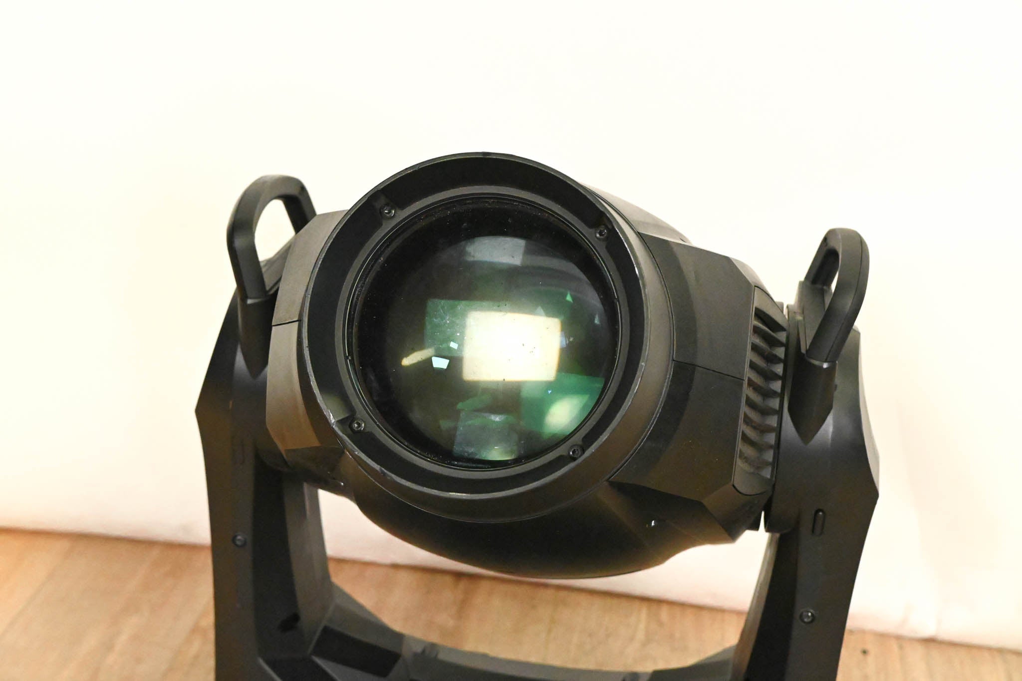 Martin MAC Viper Profile High Output Discharge-Based Moving Light