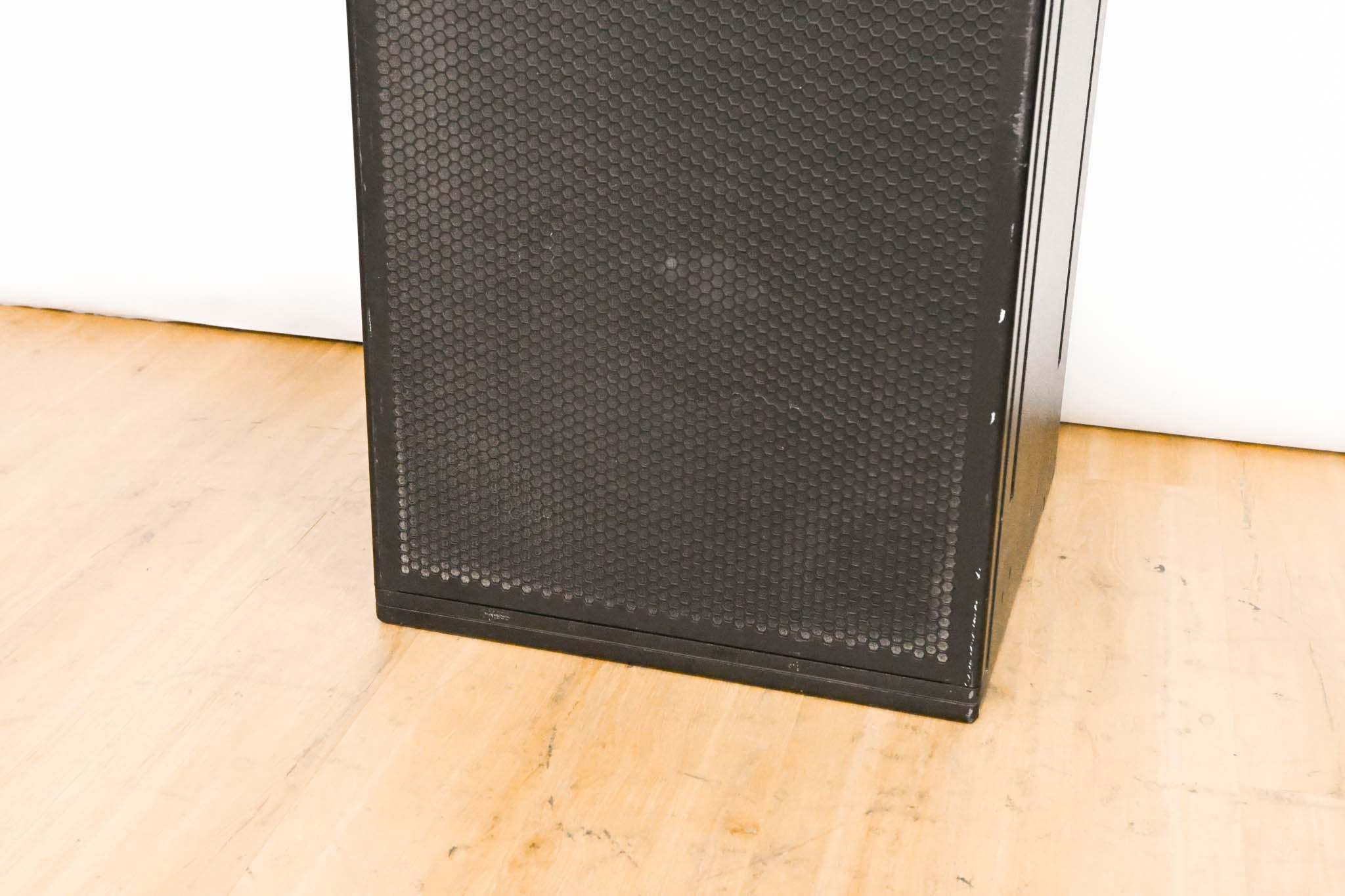 Meyer Sound 600-HP Compact High-Power Subwoofer
