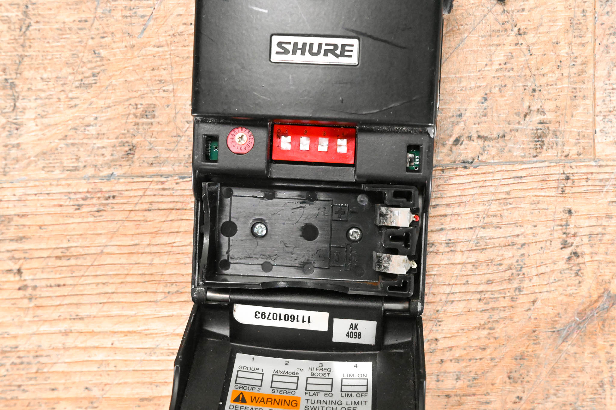 Shure PSM 700 Wireless In-Ear Monitoring System - HF Band: 722-746 MHz