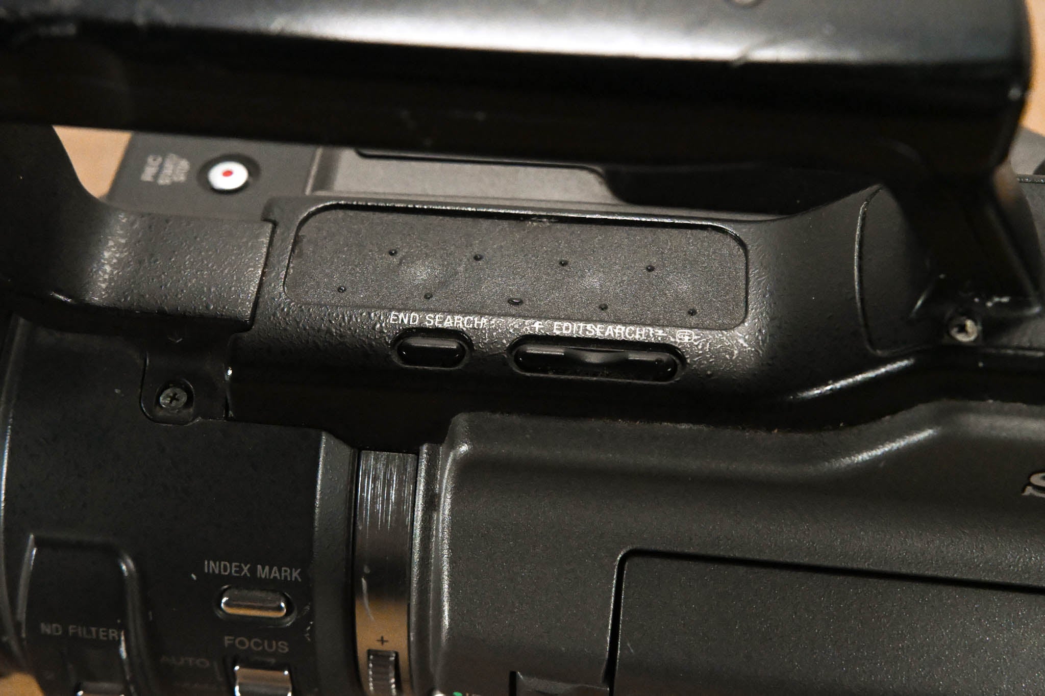 Sony DSR-PD170 3-CCD Mini DVCAM Camcorder