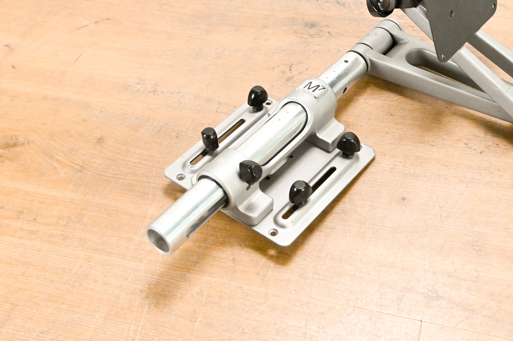 Humanscale M7 Adjustable Monitor Arm