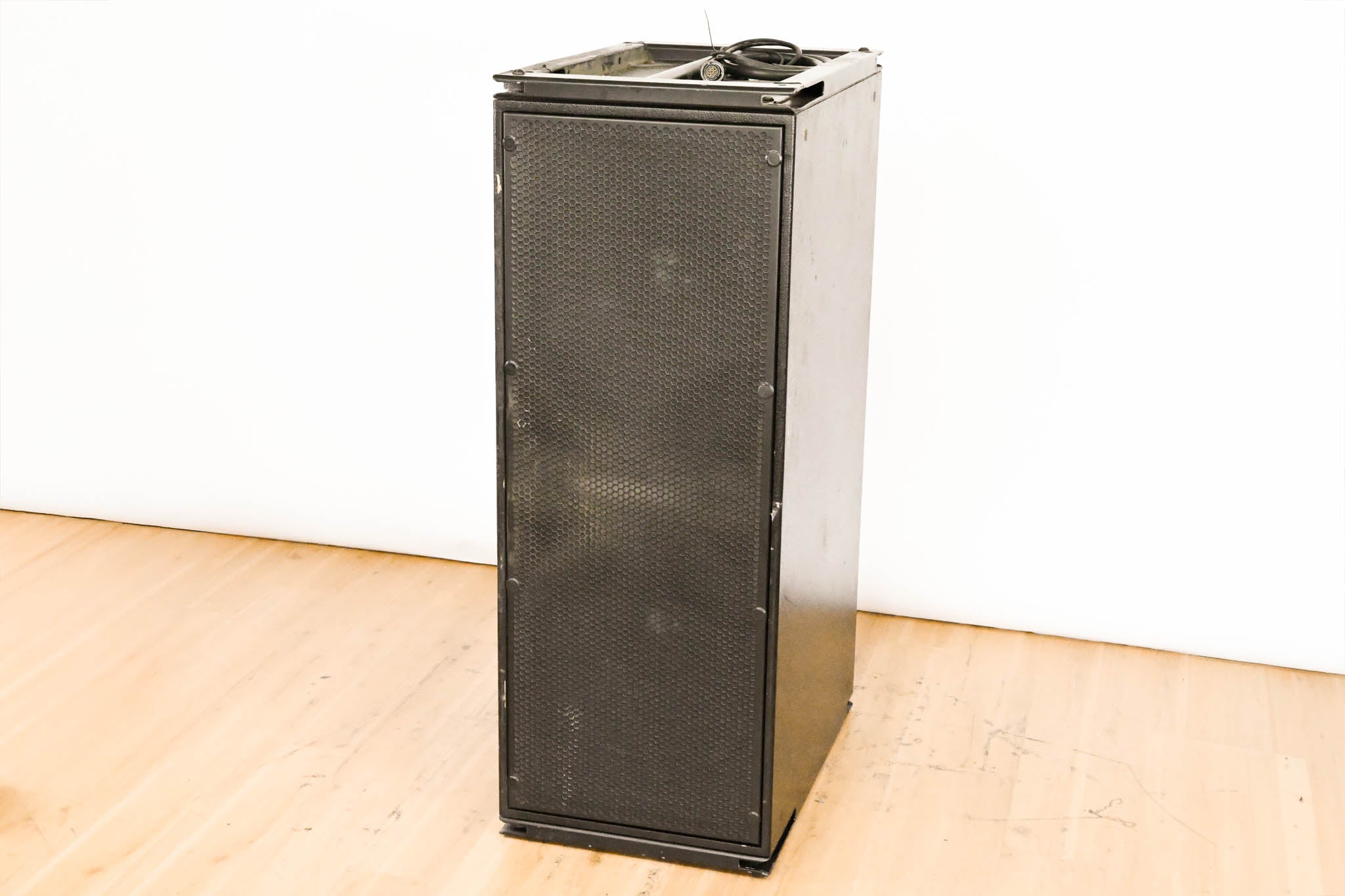 Meyer Sound M3D-SUB Active Directional Cardioid Subwoofer