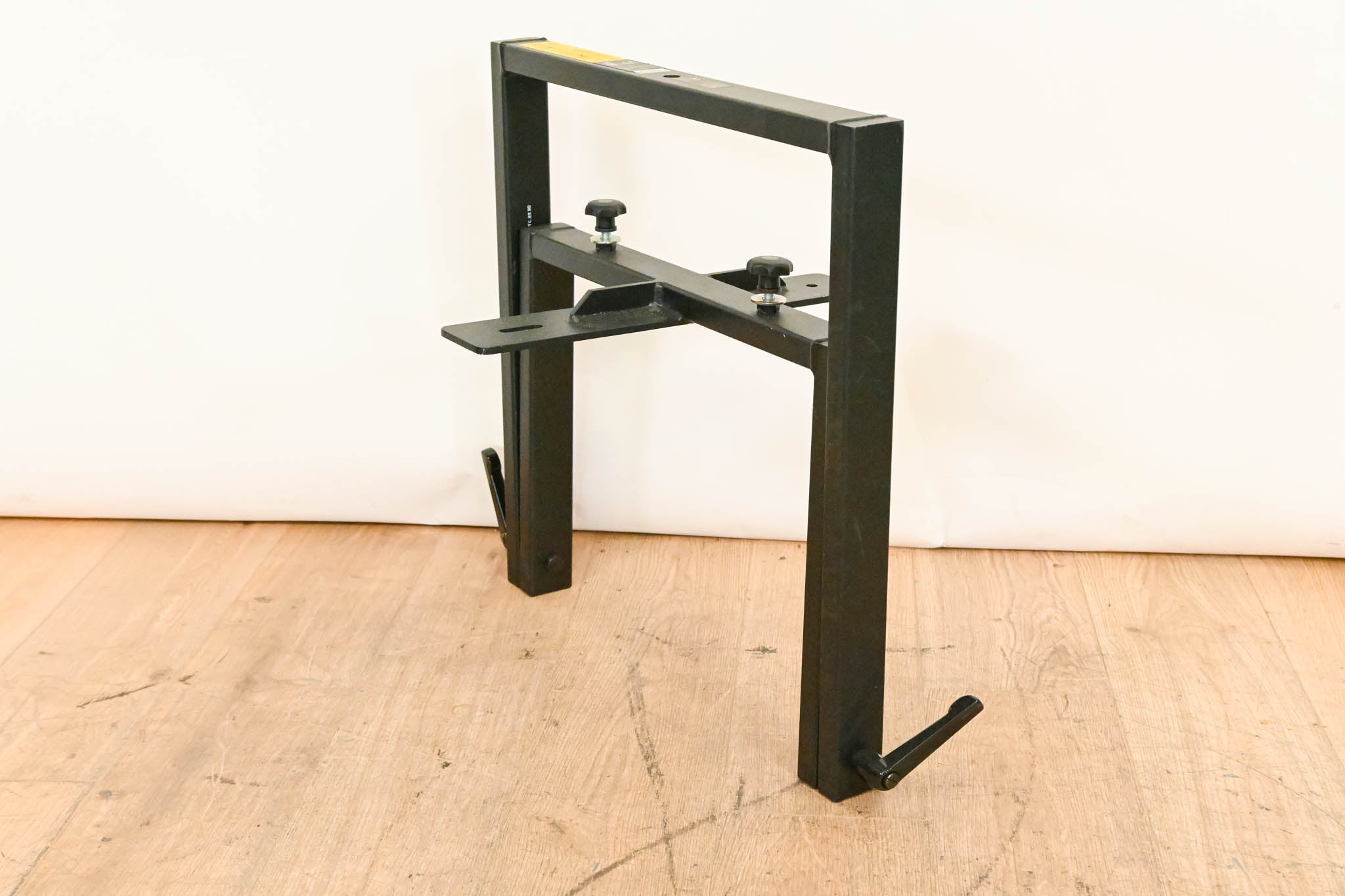 Meyer Sound MYA-UPQ Mounting Cradle Style Yoke for UPQ Speaker