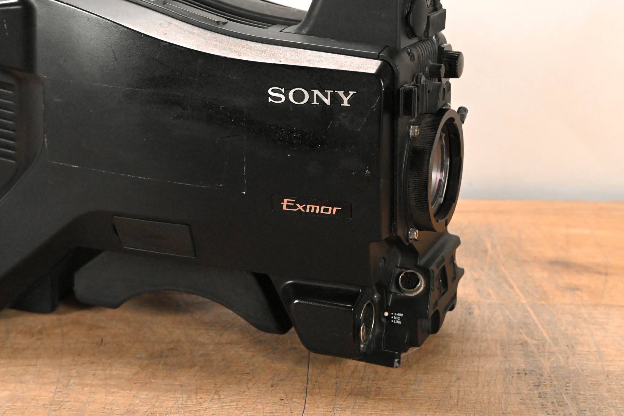 Sony HXC-D70 HD/SD Studio Camera