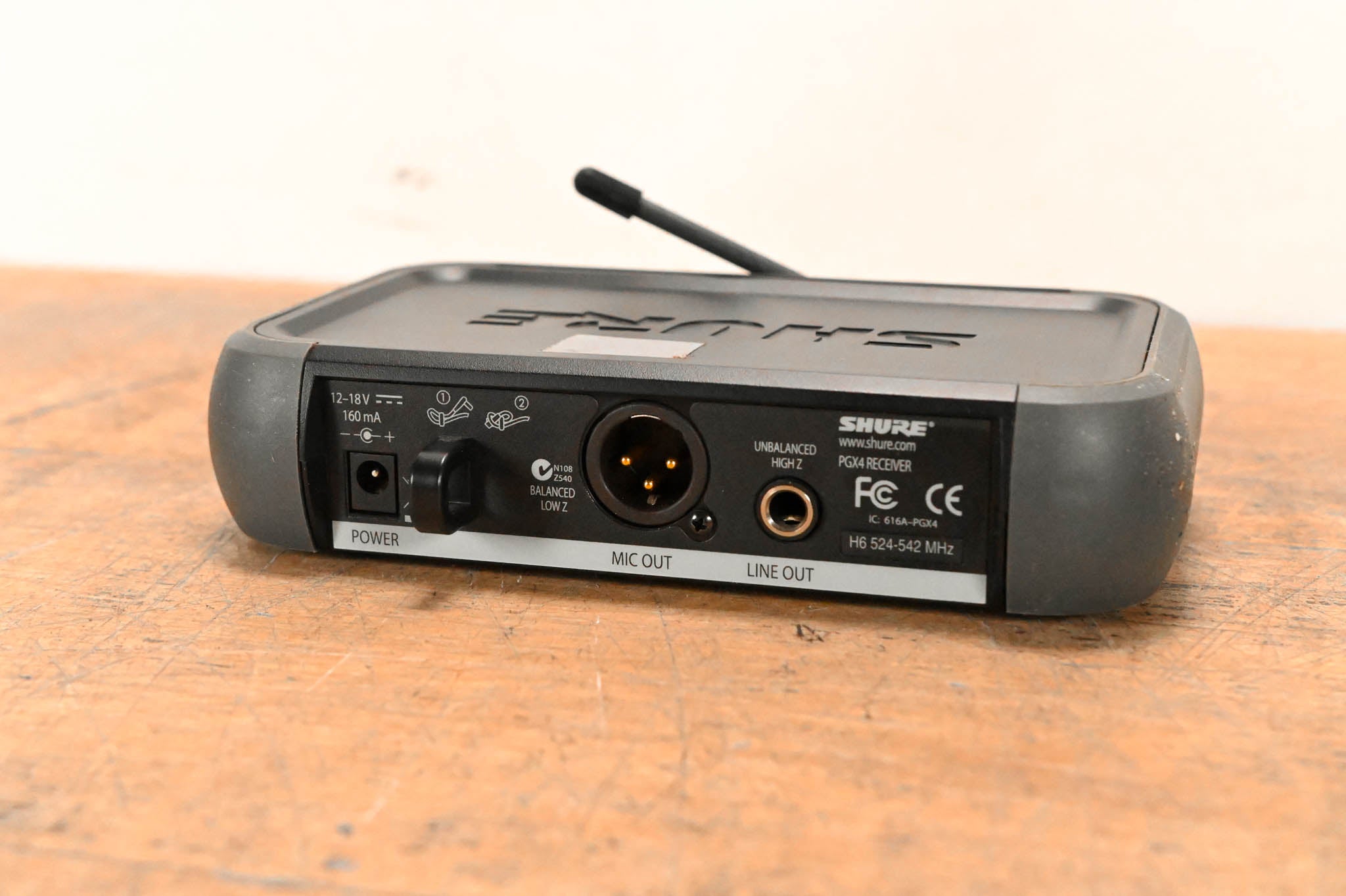 Shure PGX4 Wireless Diversity Receiver - H6 Band: 524-542 MHz (NO PSU)