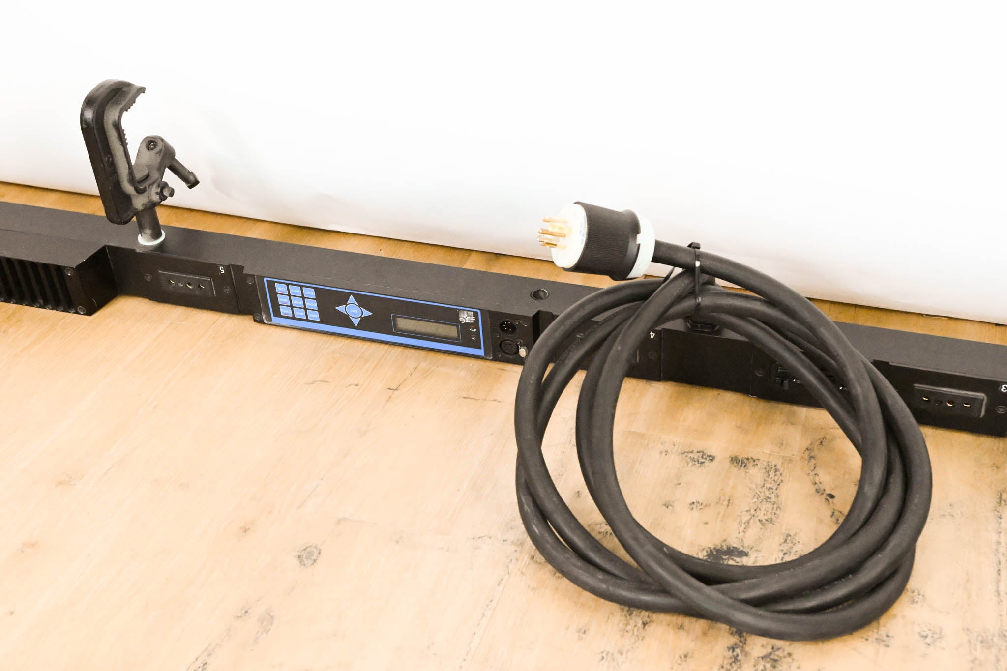 ETC SB6-10M 6 x 10A (1200W) SmartBar with Stage Pin Connectors
