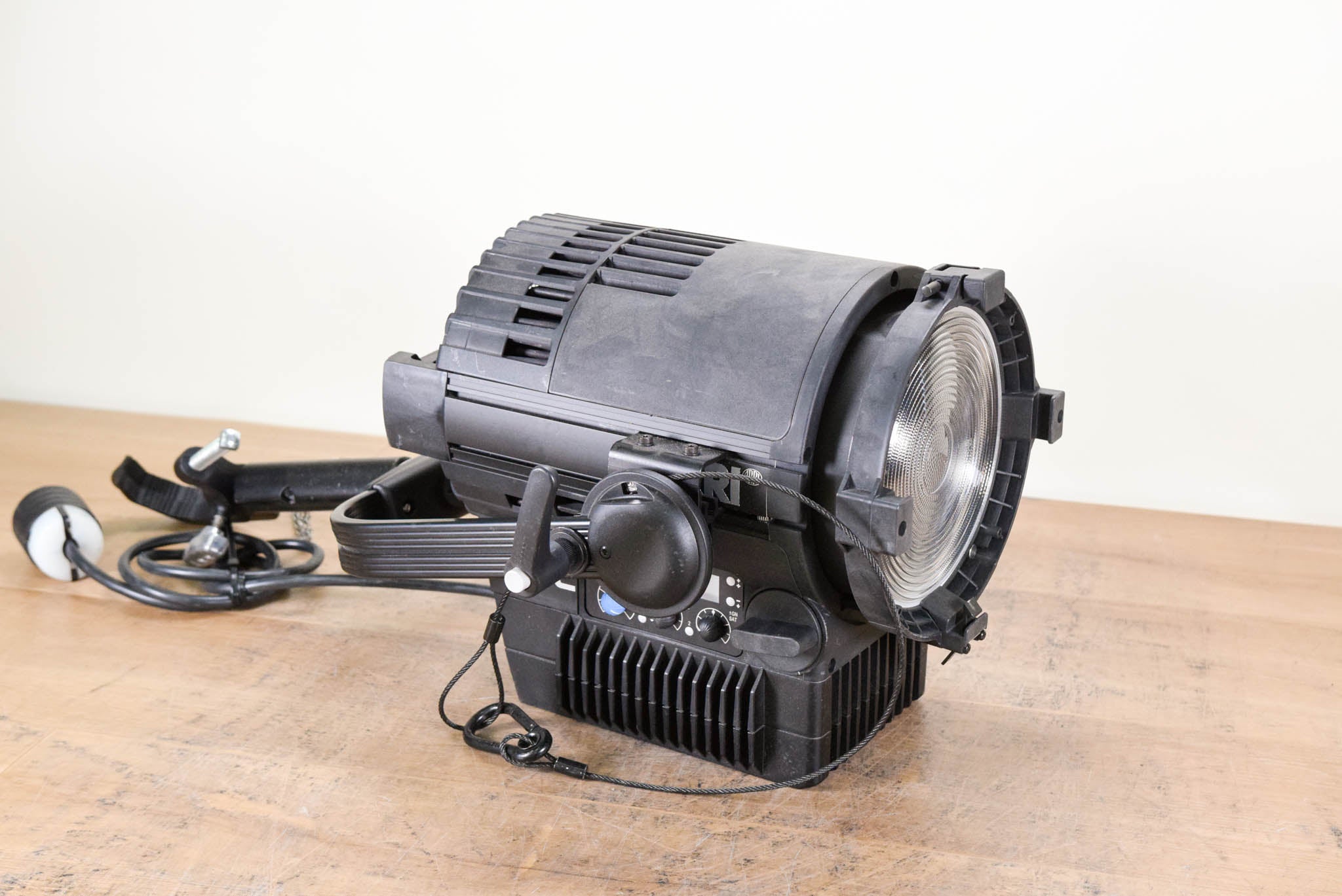 ARRI L7-C LE2 Color LED Fresnel