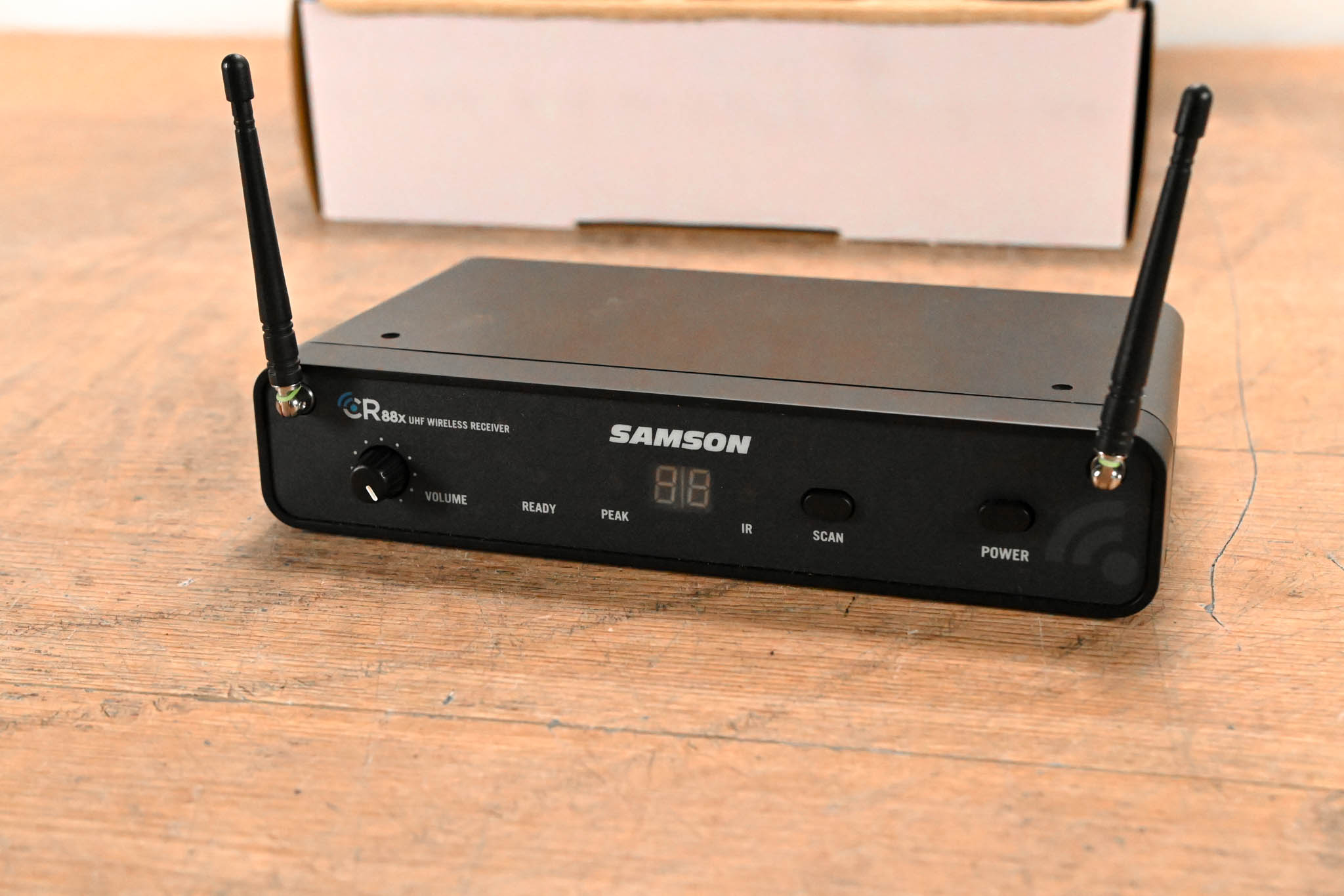 Samson Concert 88x Earset Wireless System with Microphone - 470-494 MHz
