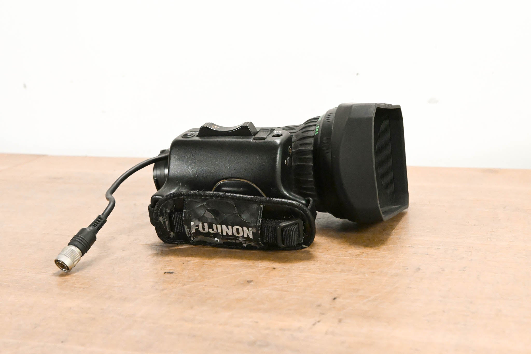Fujinon Th17x5BRMU Broadcast Zoom Lens - 1:1.4/5-85mm