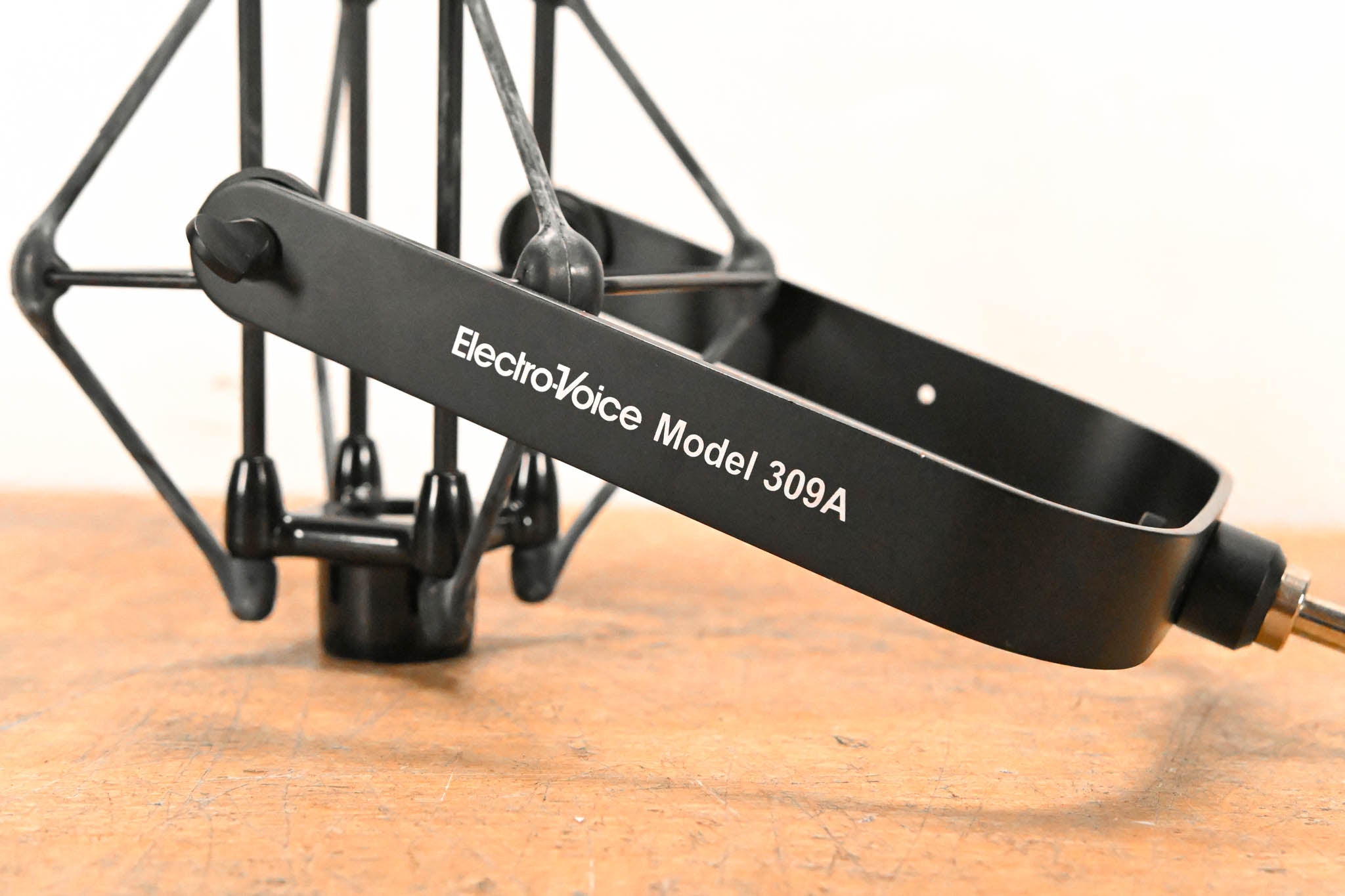 Electro-Voice (EV) 309A Shock Mount