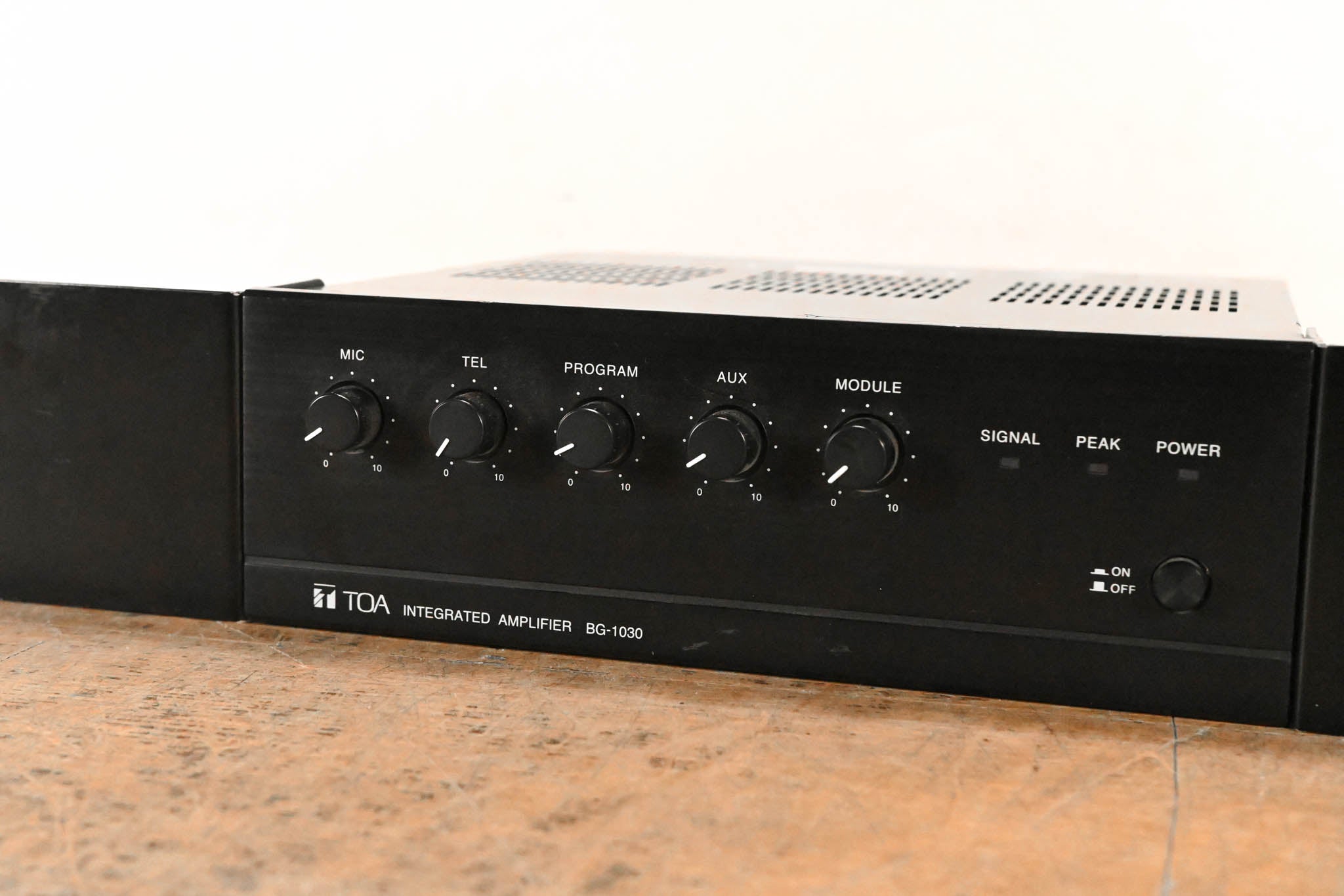 TOA BG-1030 5-Channel Mixer/Amplifer