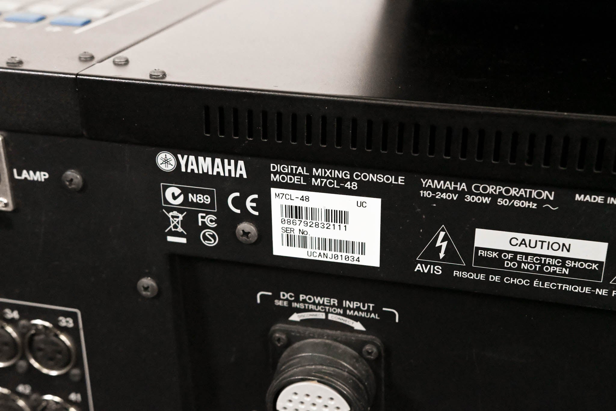 Yamaha M7CL-48 48-Channel Digital Audio Mixing Console with Road Case