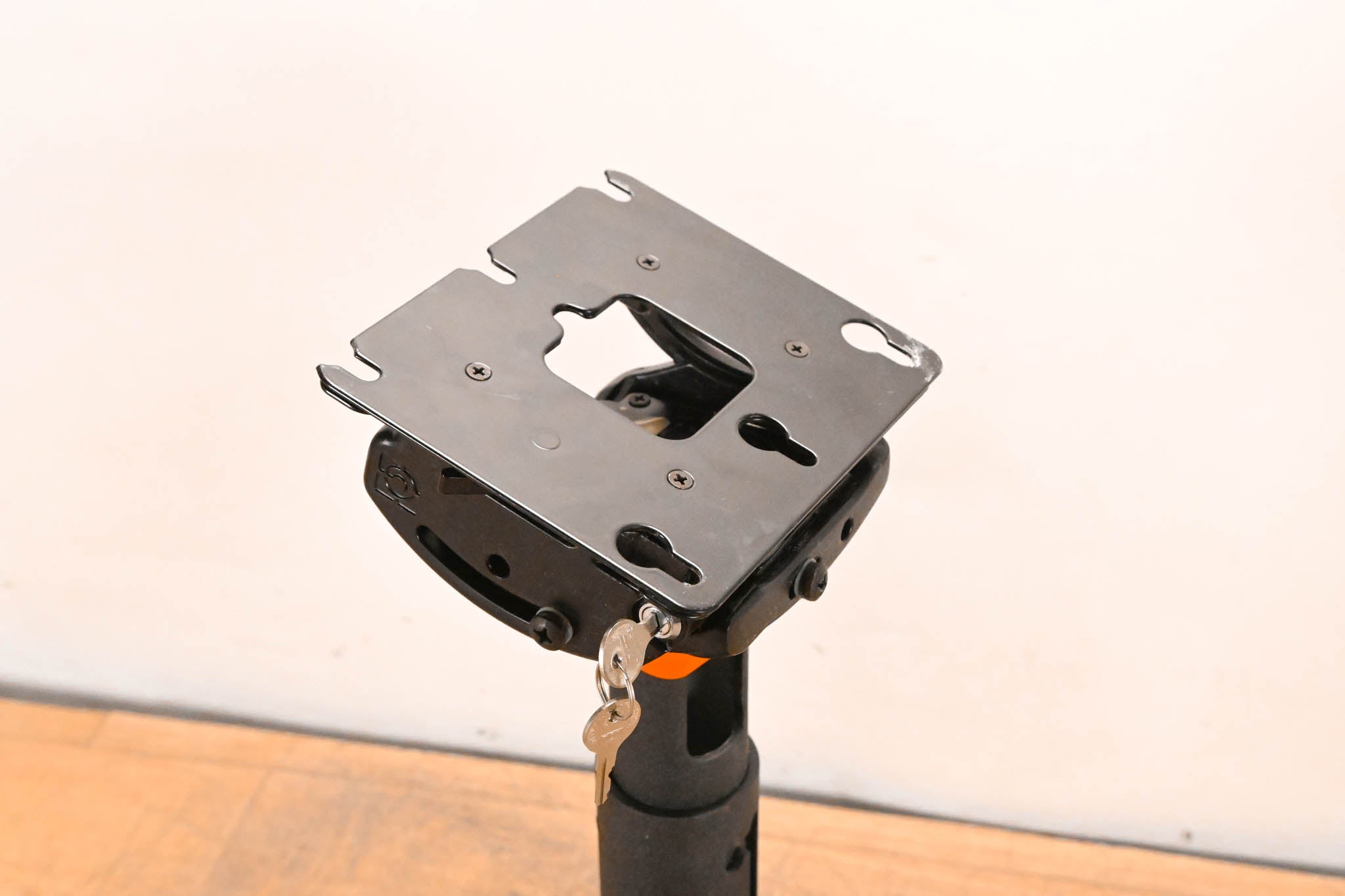 Chief RPMA000 Projector Mount System w/ CMS009012 Column & CMA345 Plate