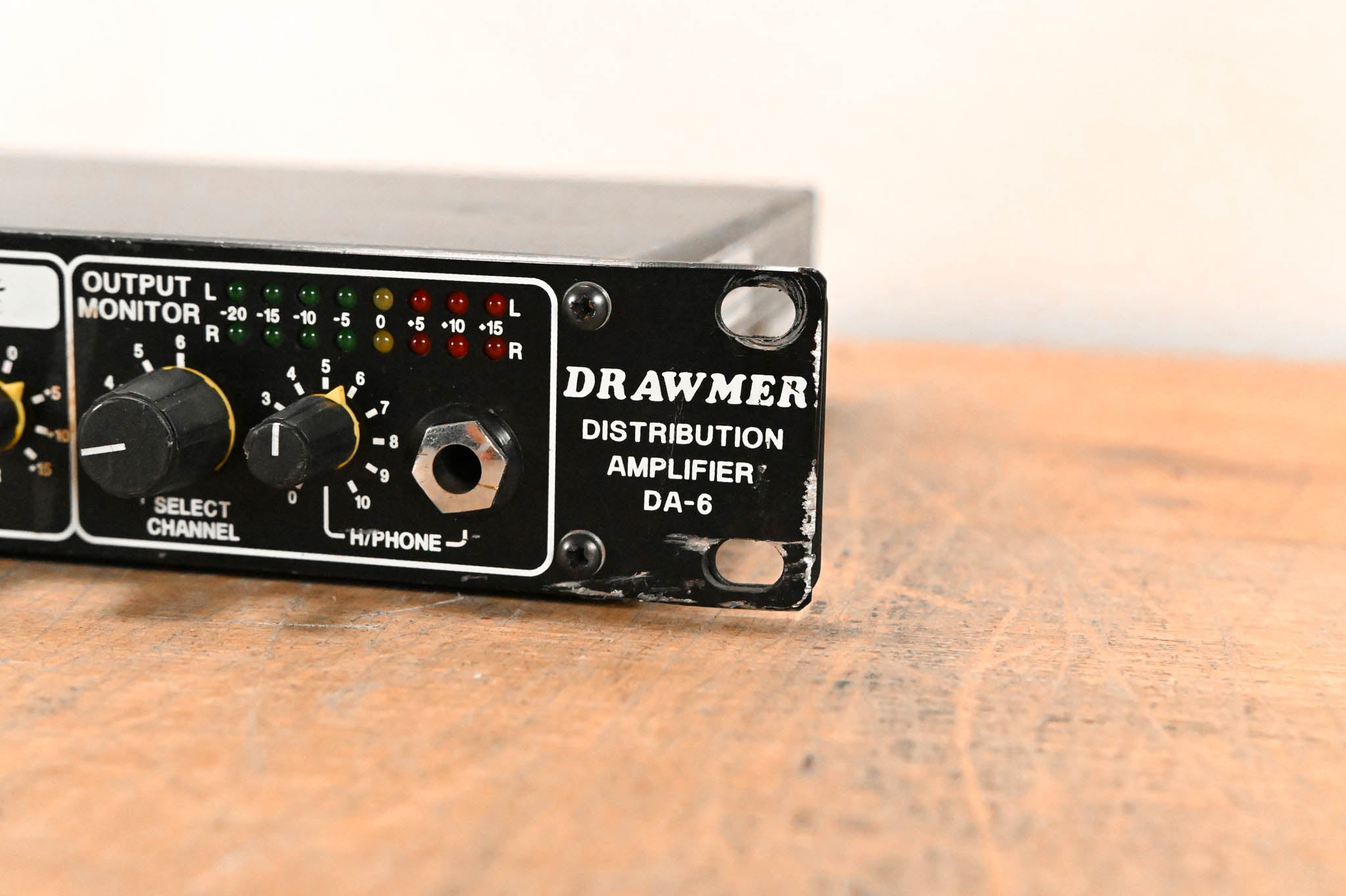 Drawmer DA-6 Stereo In, 6x Stereo Out Balanced Distribution Amplifier