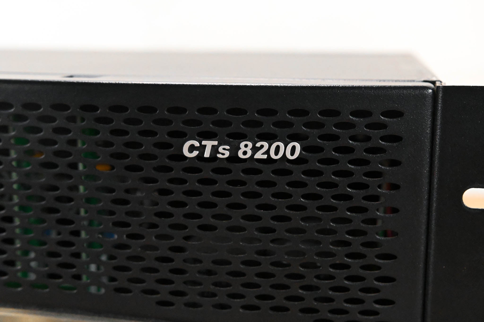 Crown CTs 8200 200W 8-Channel Power Amplifier