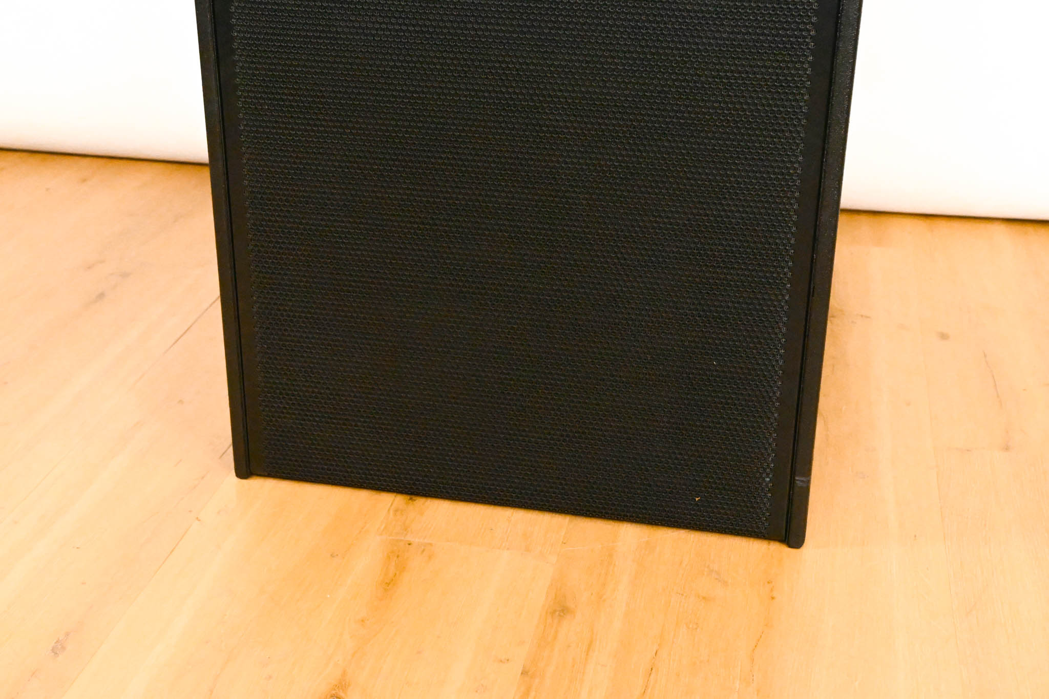 Electro-Voice (EV) EVA-2151D Dual 15" Passive Line Array Subwoofer