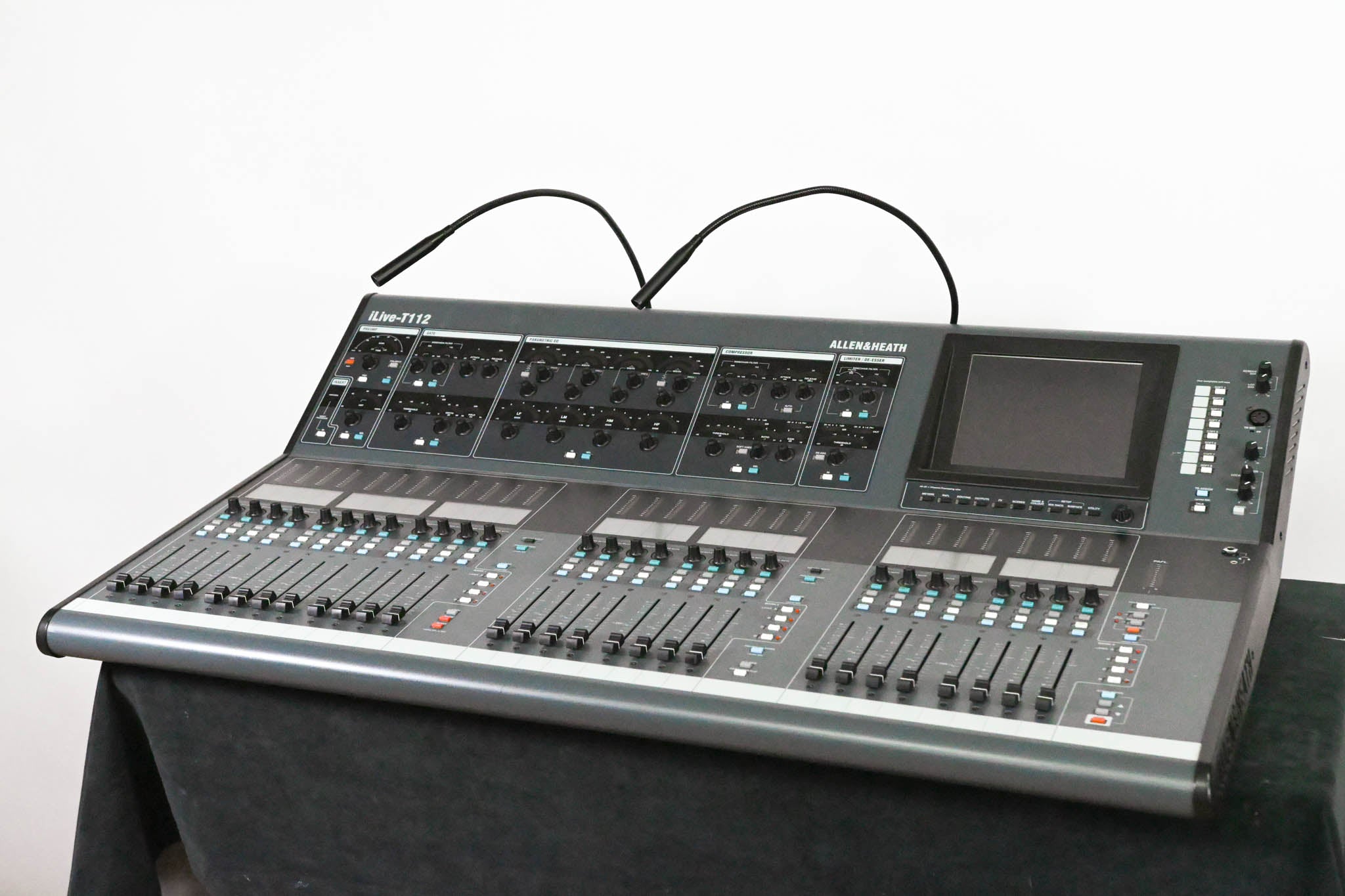 Allen & Heath iLive-T112 Mixing Surface with iDR-48 Fixed Format MixRack