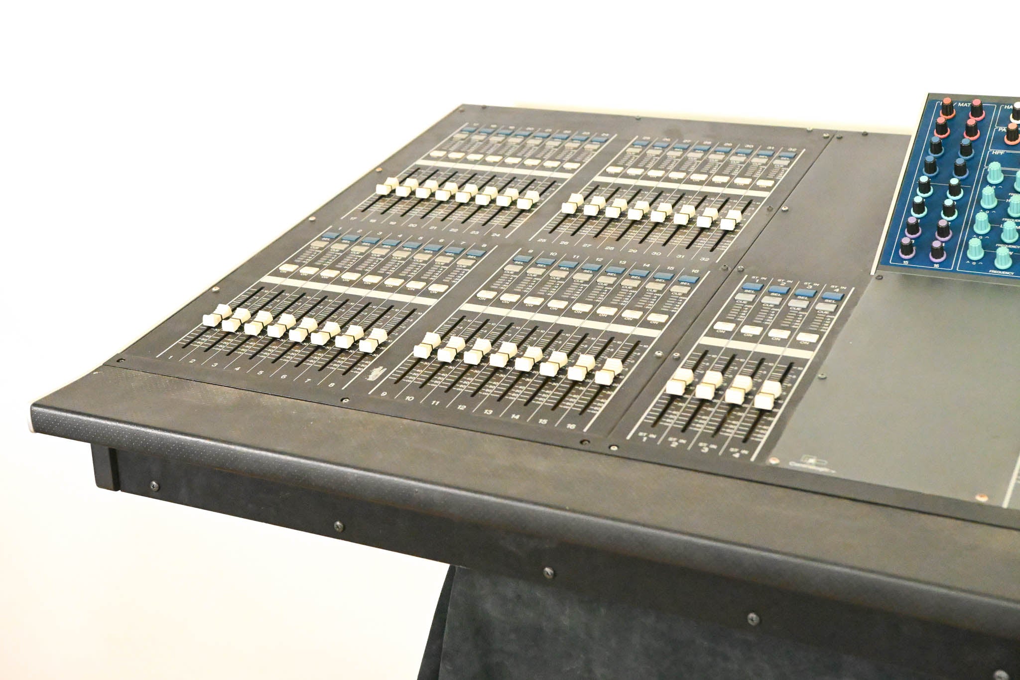 Yamaha M7CL-48 48-Channel Digital Audio Mixing Console