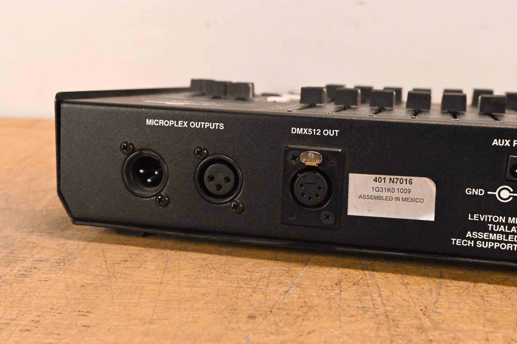 Leviton MC 7016 16/32-Channel Memory Lighting Controller (NO PSU)