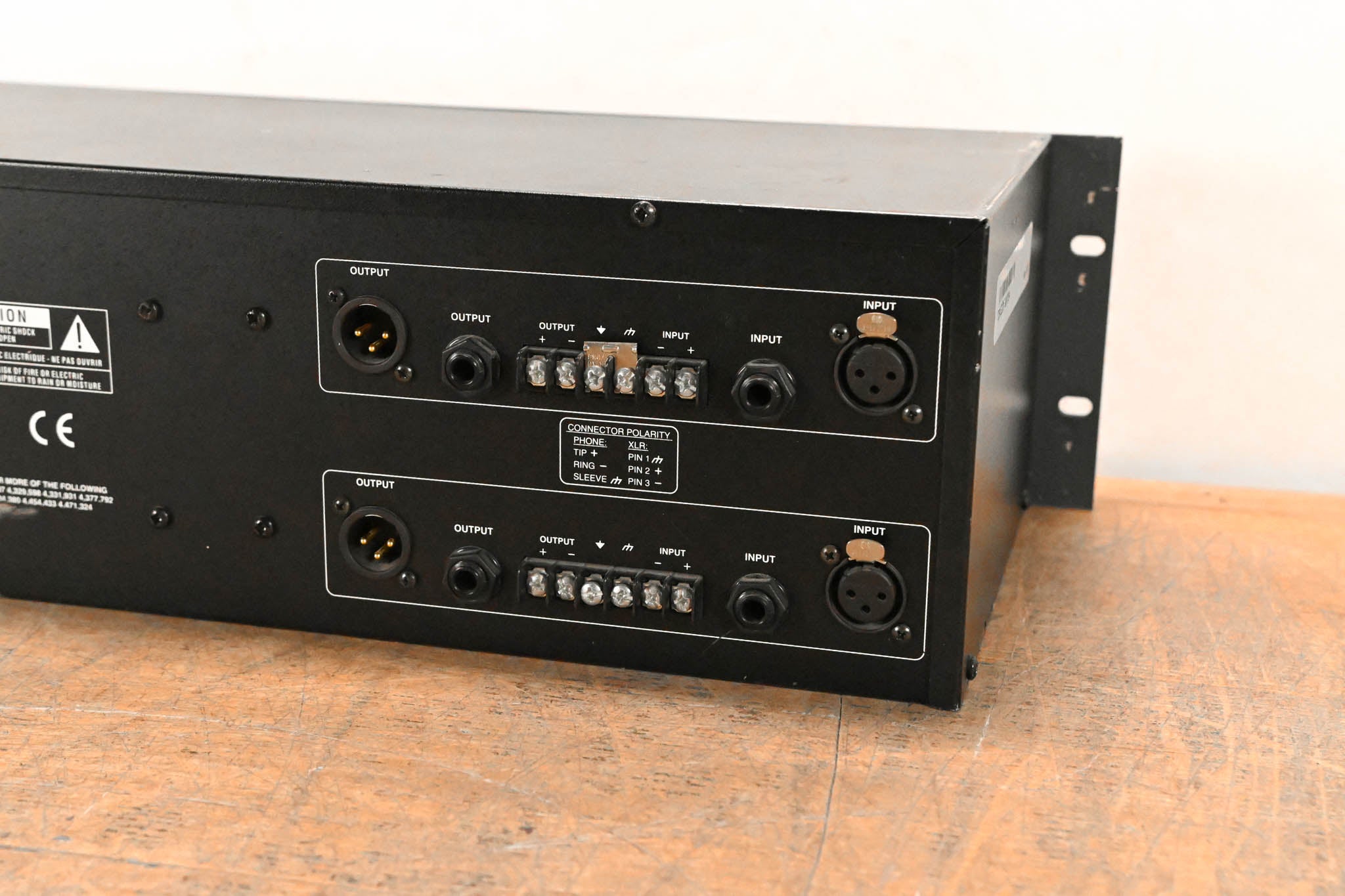 dbx 2231 Dual-Channel 31-Band Graphic Equalizer/Limiter