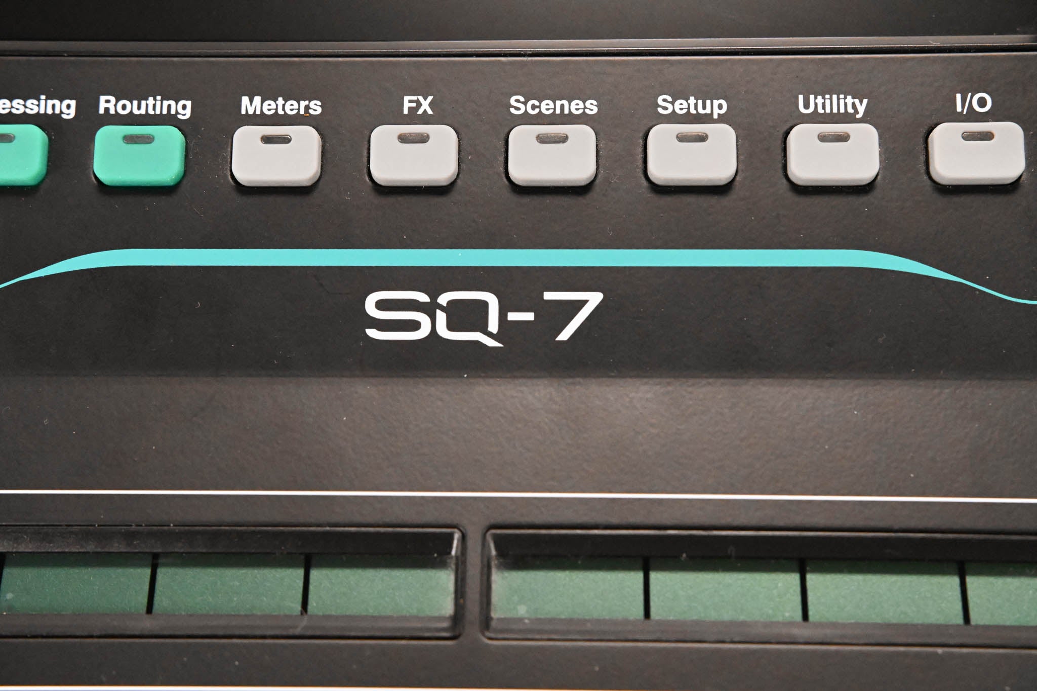 Allen & Heath SQ-7 48-Channel / 36-Bus Digital Mixer