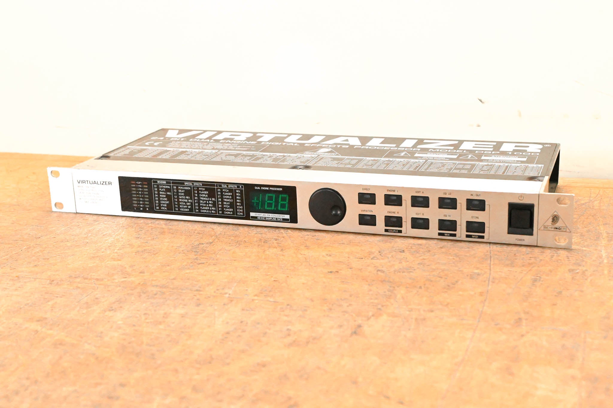 Behringer DSP 1000 Virtualizer 24-Bit Digital Effects Processor